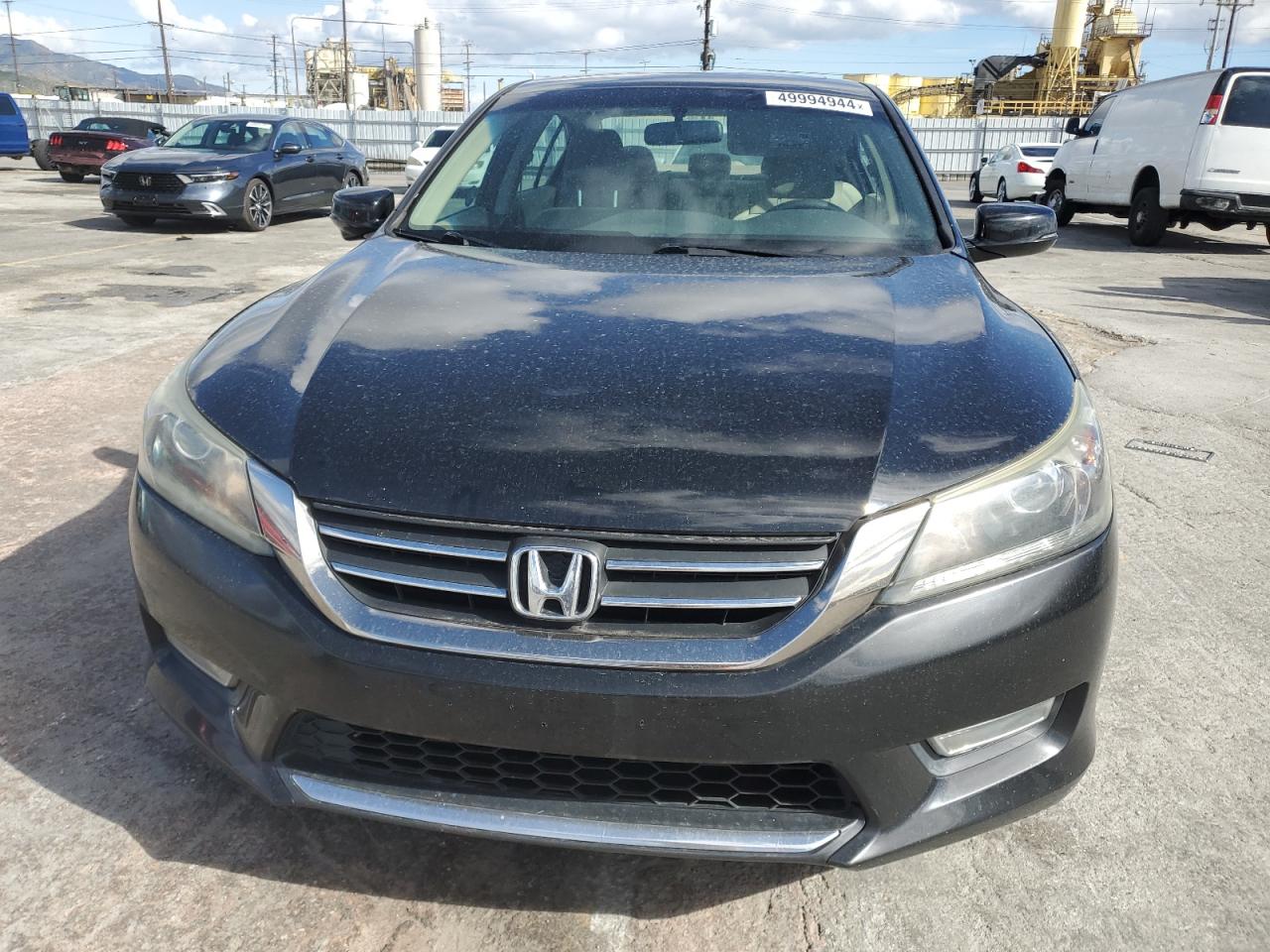 Photo 4 VIN: 1HGCR2F72DA075822 - HONDA ACCORD 