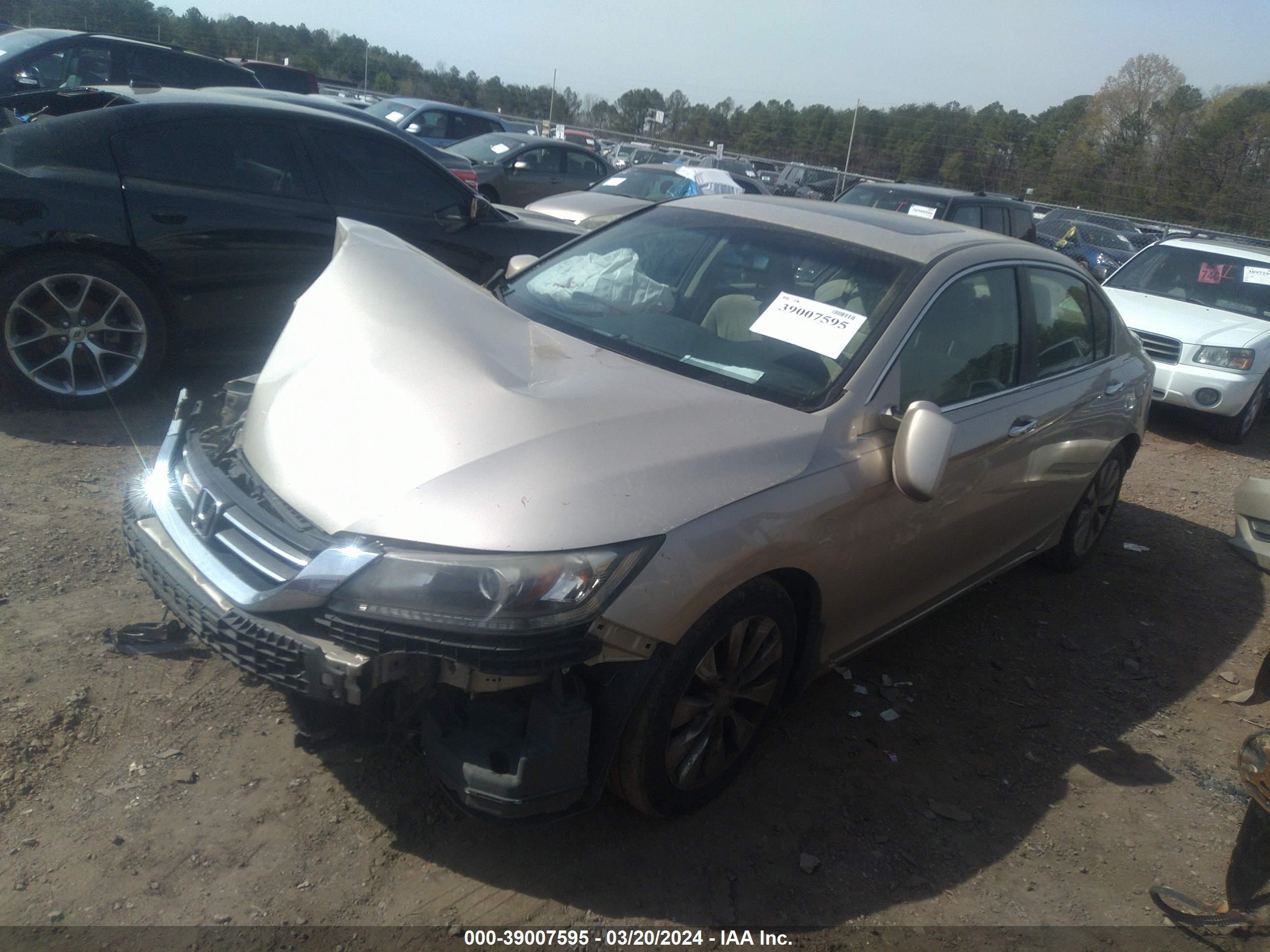 Photo 1 VIN: 1HGCR2F72DA203038 - HONDA ACCORD 