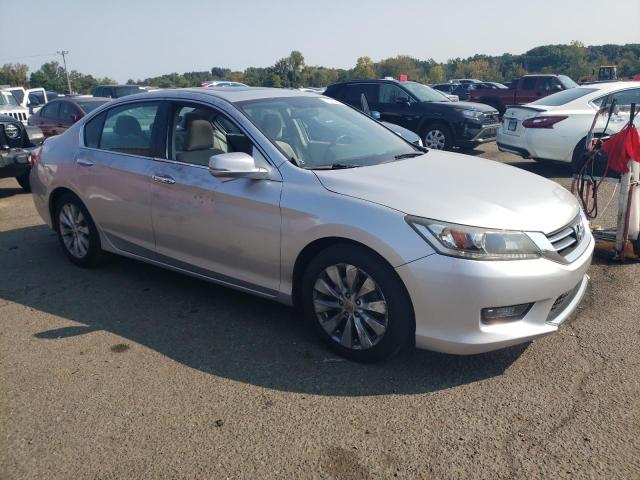 Photo 3 VIN: 1HGCR2F72EA303285 - HONDA ACCORD EX 