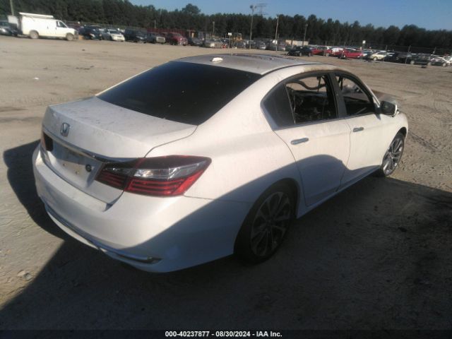 Photo 3 VIN: 1HGCR2F72GA004978 - HONDA ACCORD 