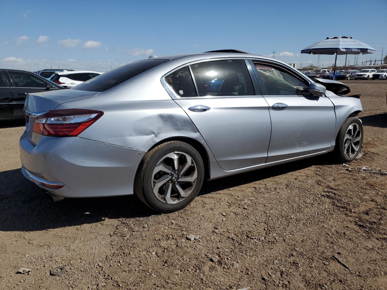 Photo 2 VIN: 1HGCR2F72HA071291 - HONDA ACCORD 