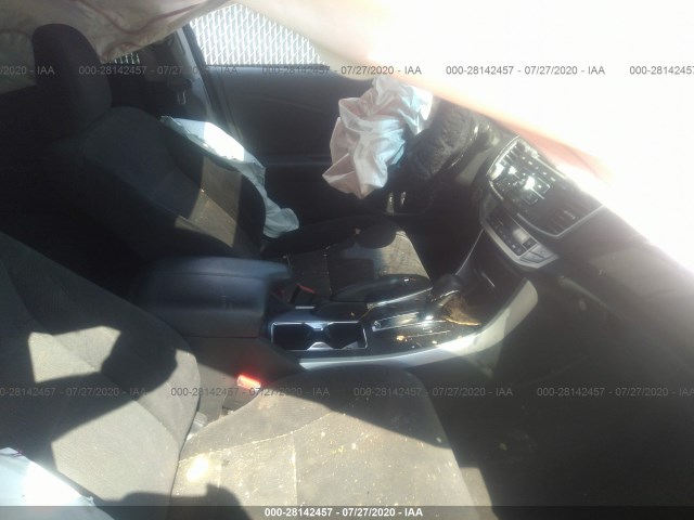 Photo 4 VIN: 1HGCR2F73DA105555 - HONDA ACCORD SDN 