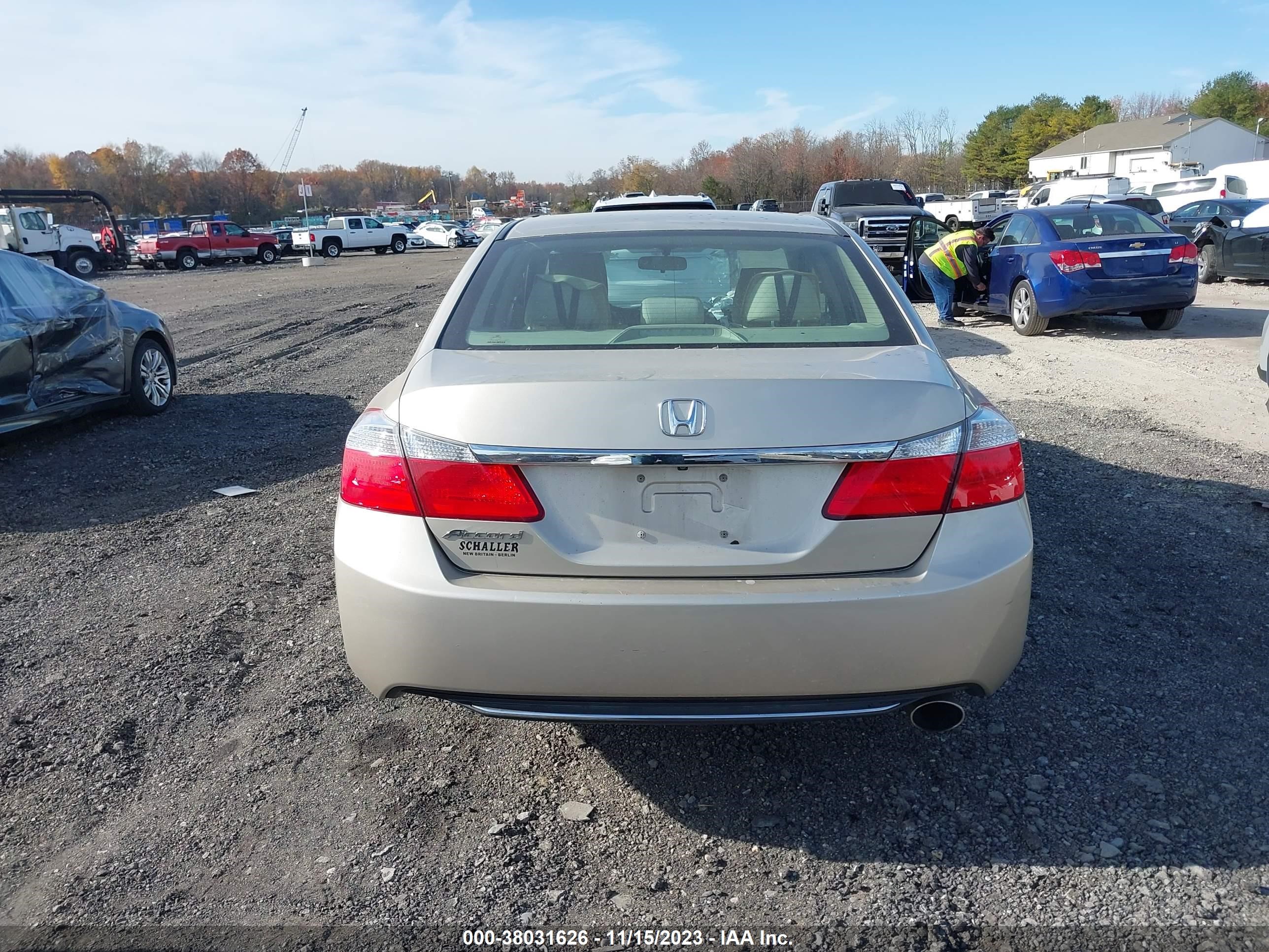 Photo 15 VIN: 1HGCR2F73EA182248 - HONDA ACCORD 