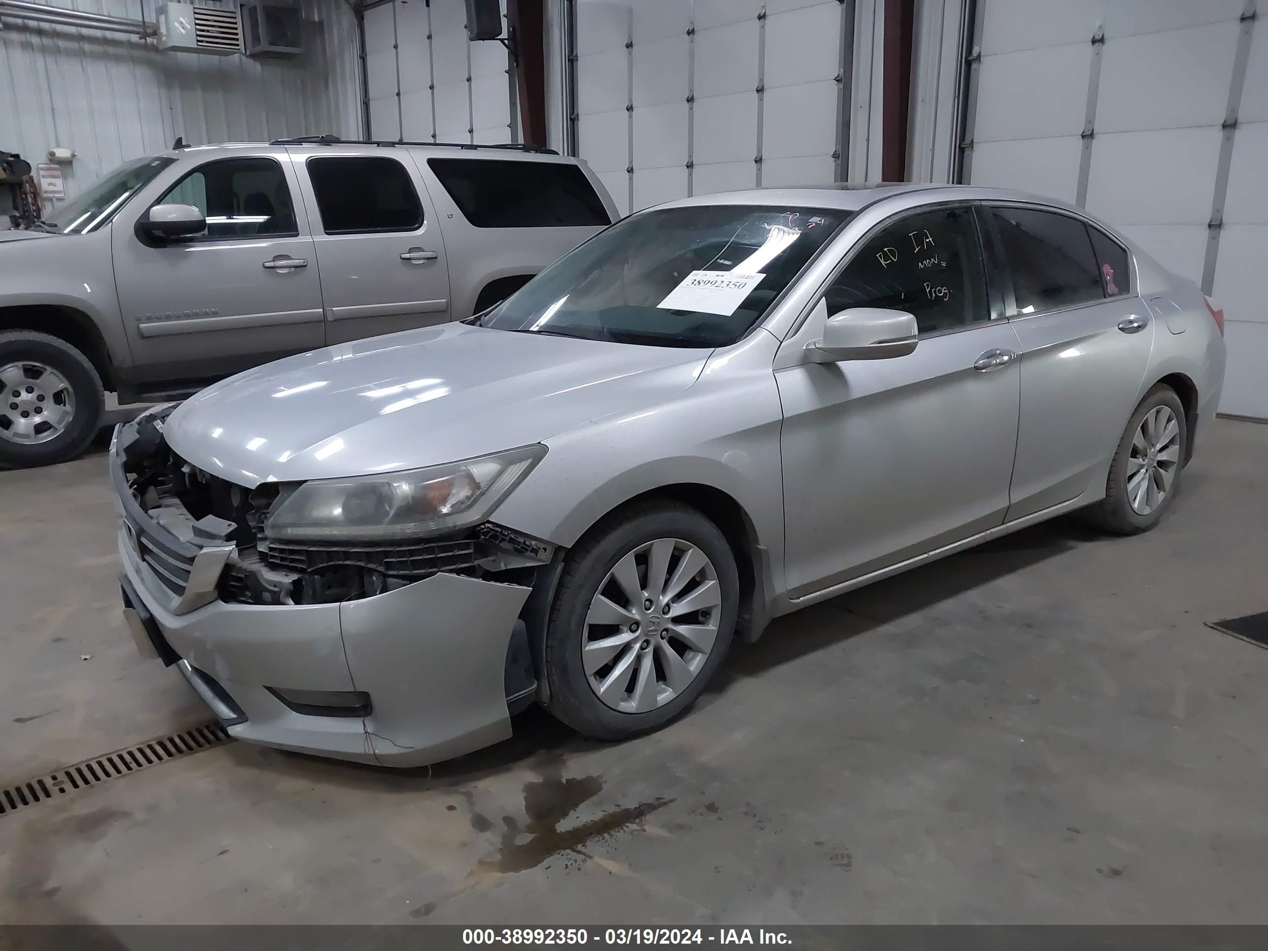 Photo 1 VIN: 1HGCR2F73EA260186 - HONDA ACCORD 