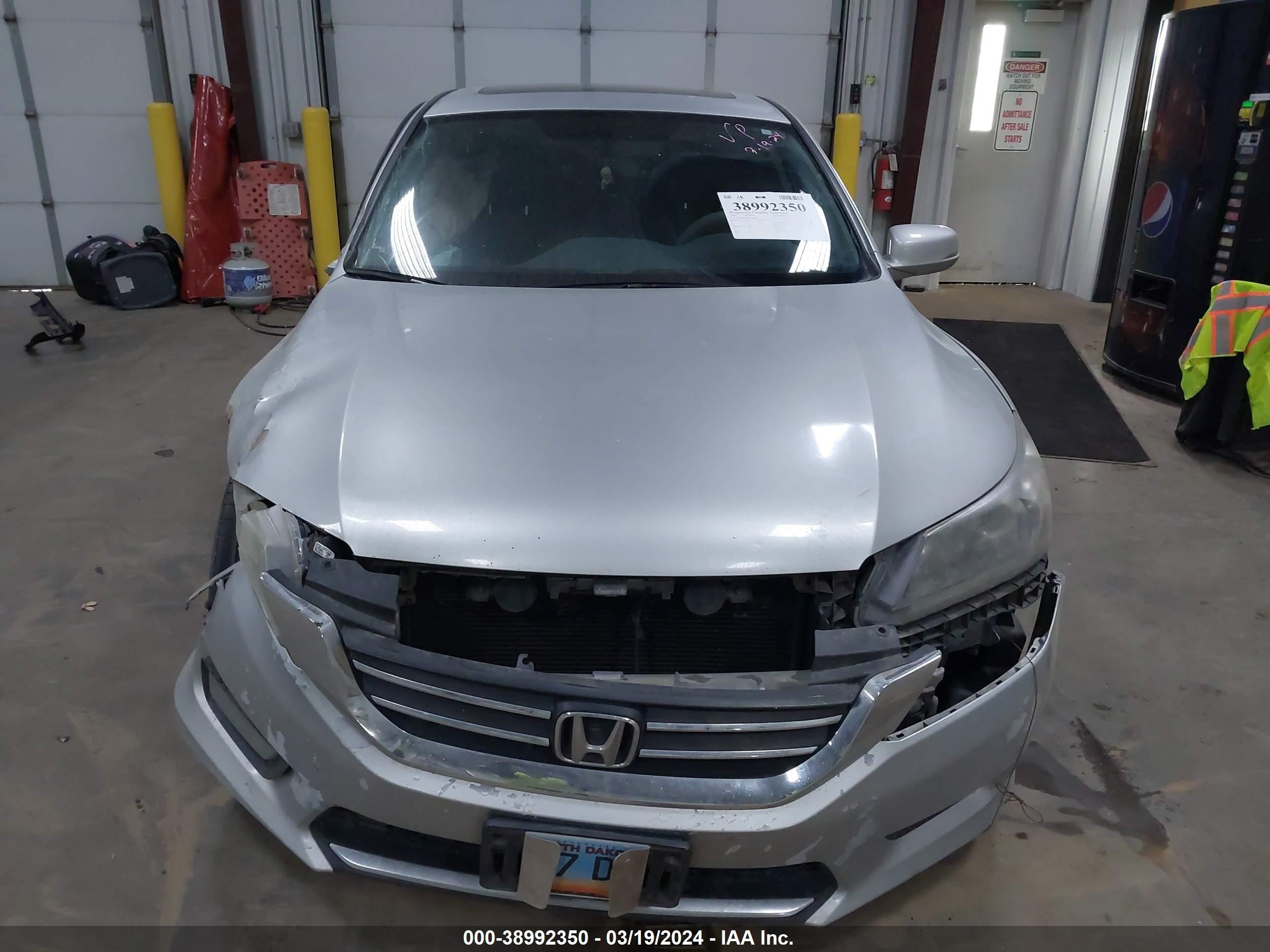 Photo 11 VIN: 1HGCR2F73EA260186 - HONDA ACCORD 