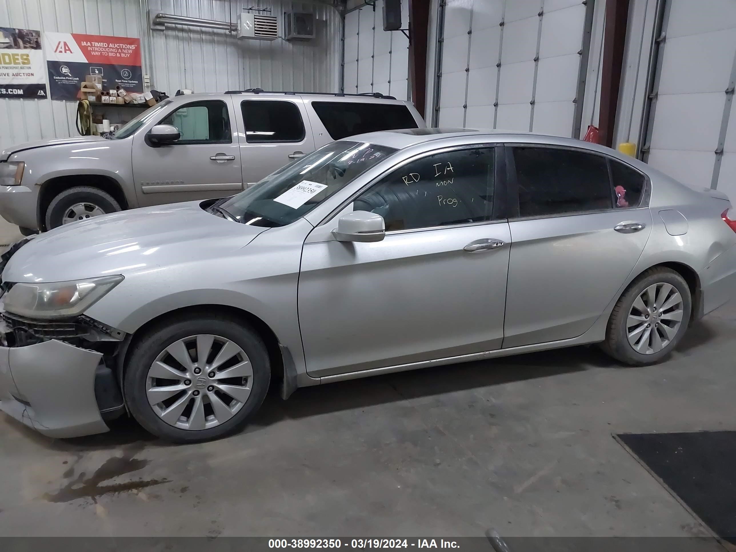 Photo 13 VIN: 1HGCR2F73EA260186 - HONDA ACCORD 