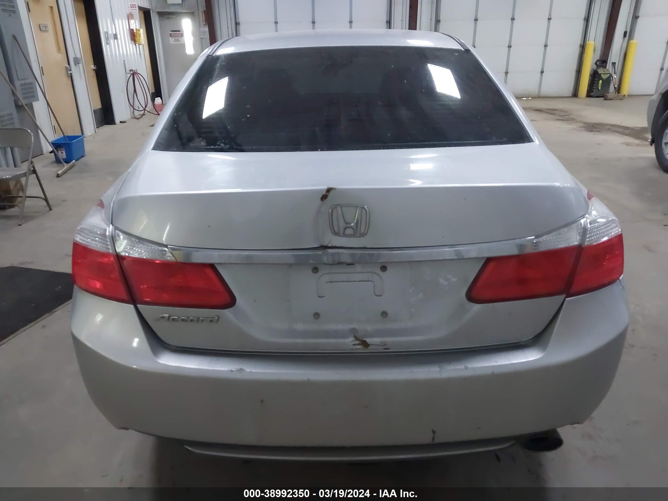 Photo 15 VIN: 1HGCR2F73EA260186 - HONDA ACCORD 