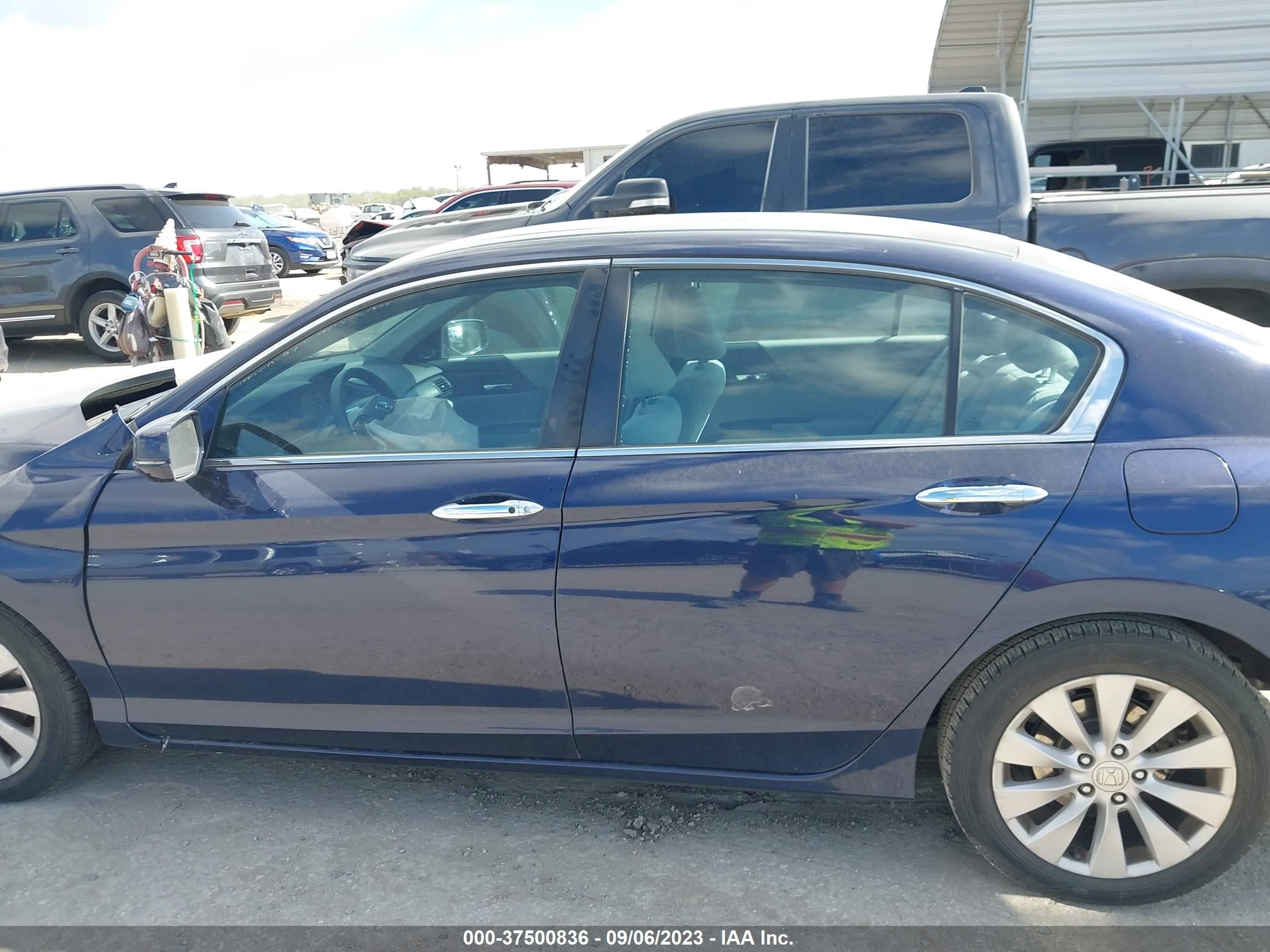 Photo 13 VIN: 1HGCR2F73FA149848 - HONDA ACCORD 