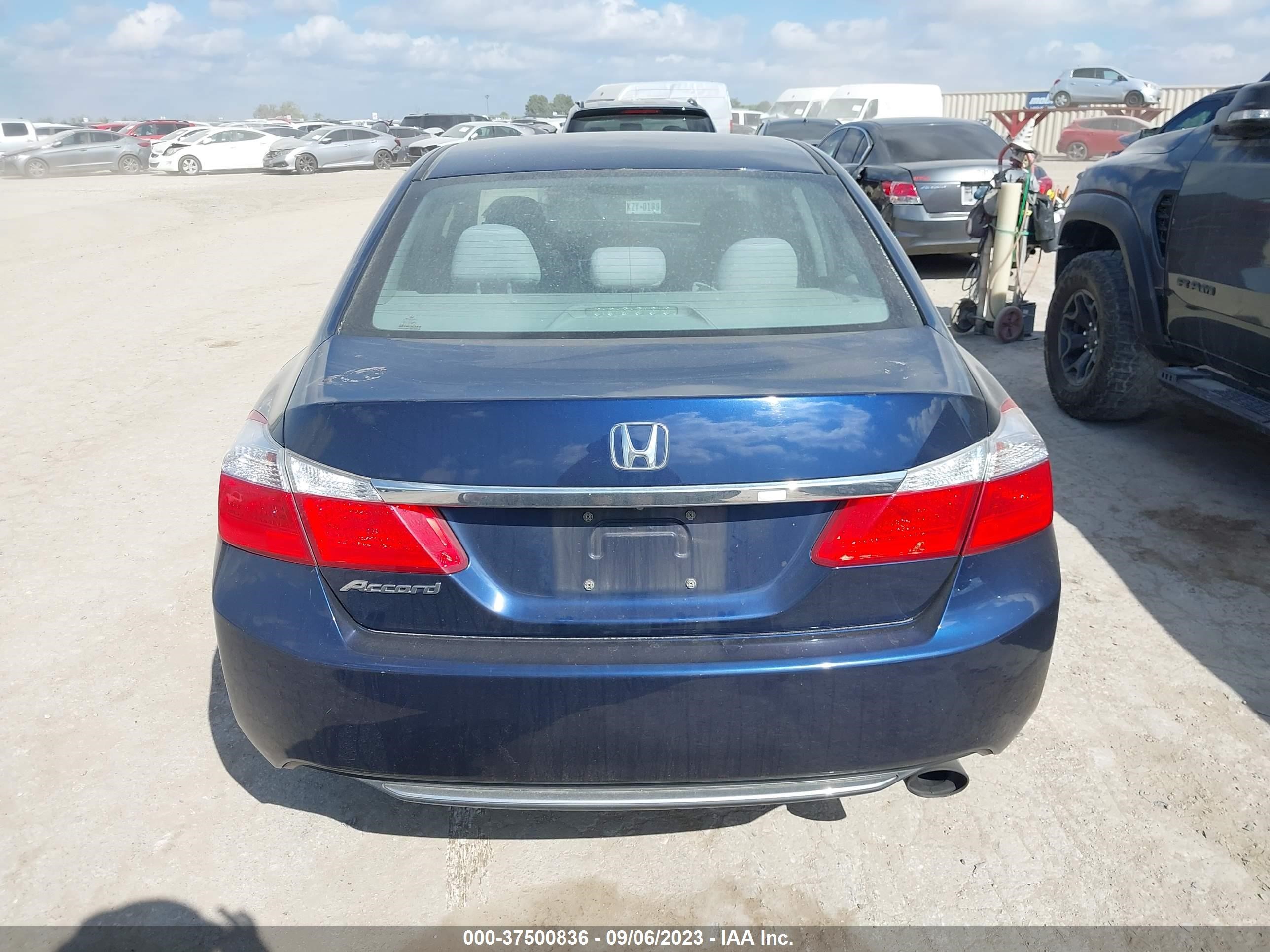 Photo 15 VIN: 1HGCR2F73FA149848 - HONDA ACCORD 