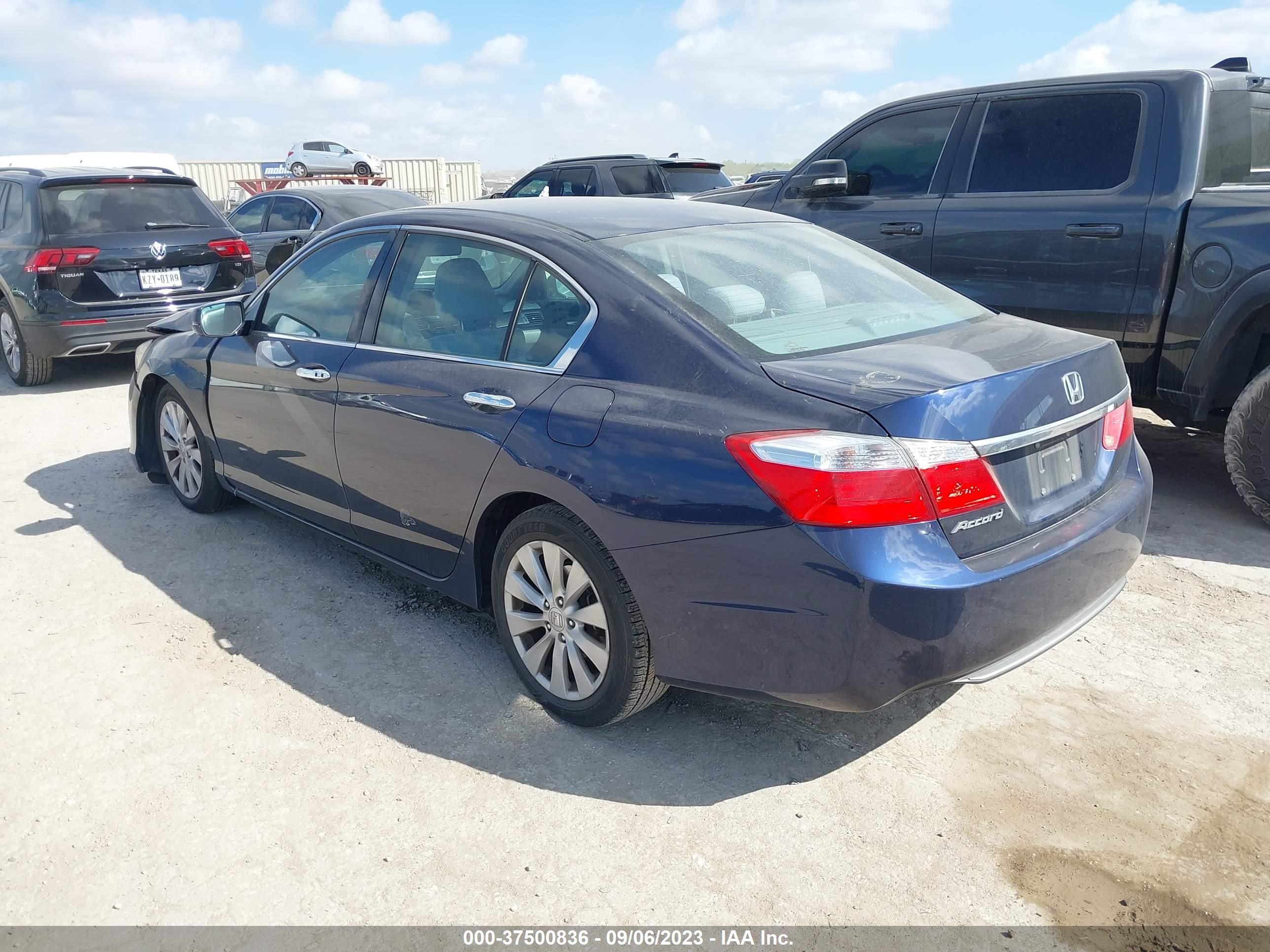 Photo 2 VIN: 1HGCR2F73FA149848 - HONDA ACCORD 