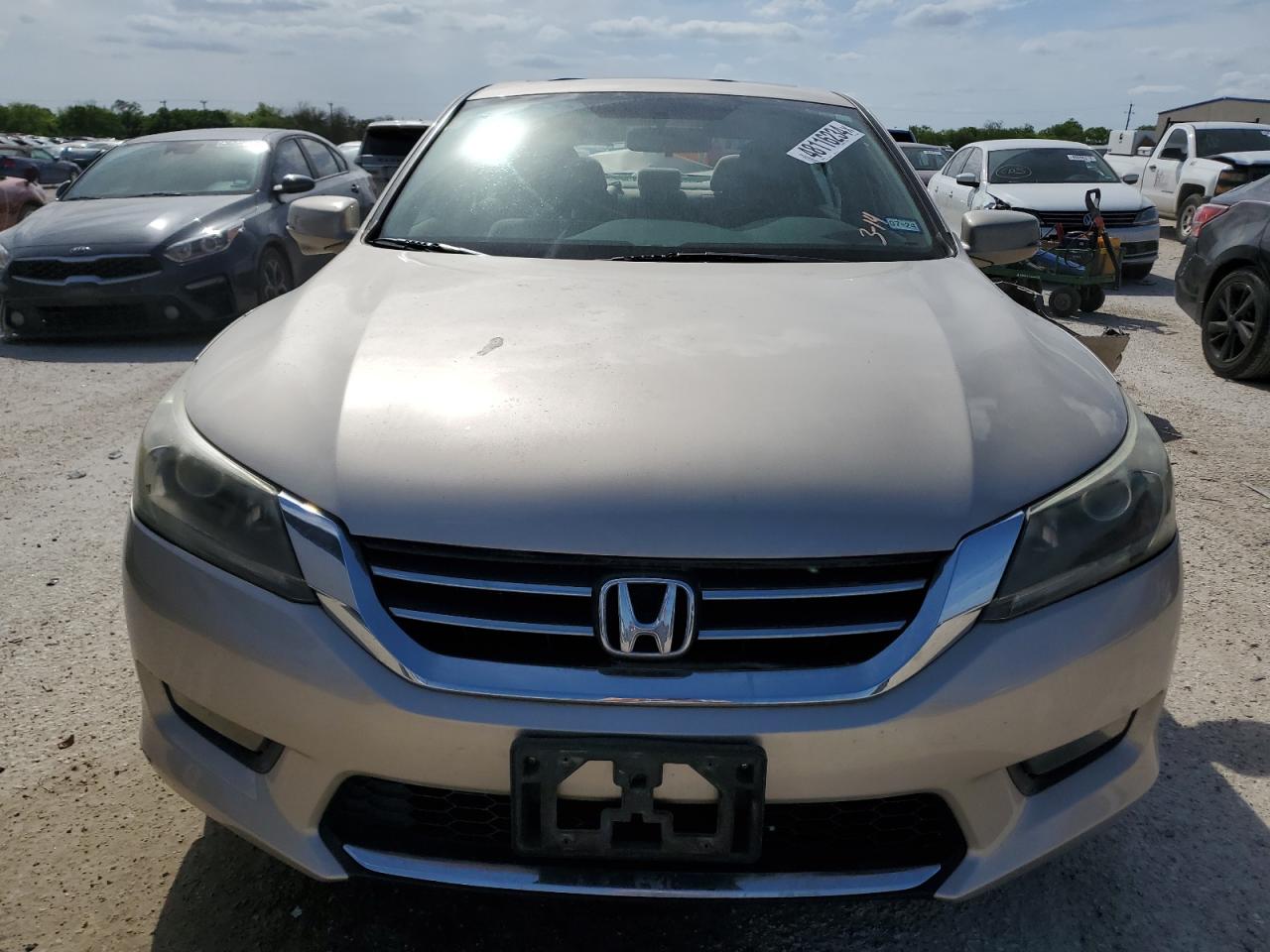 Photo 4 VIN: 1HGCR2F73FA180453 - HONDA ACCORD 