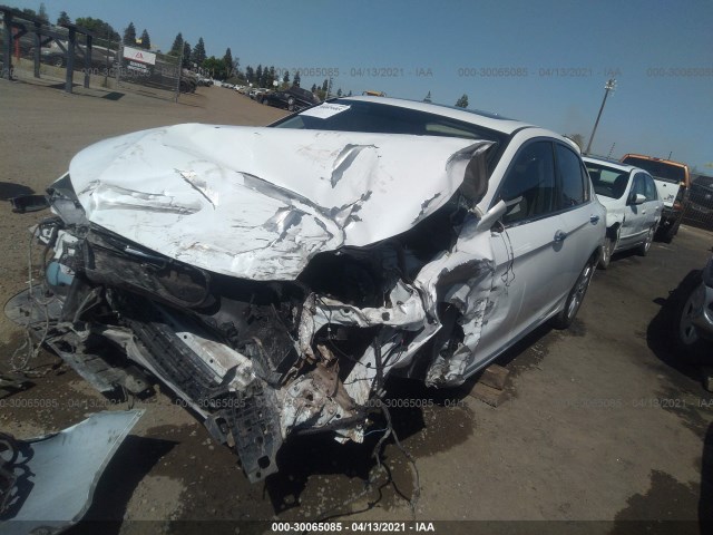 Photo 1 VIN: 1HGCR2F74FA207272 - HONDA ACCORD SEDAN 