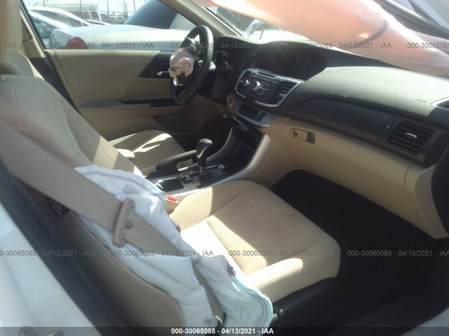 Photo 4 VIN: 1HGCR2F74FA207272 - HONDA ACCORD SEDAN 