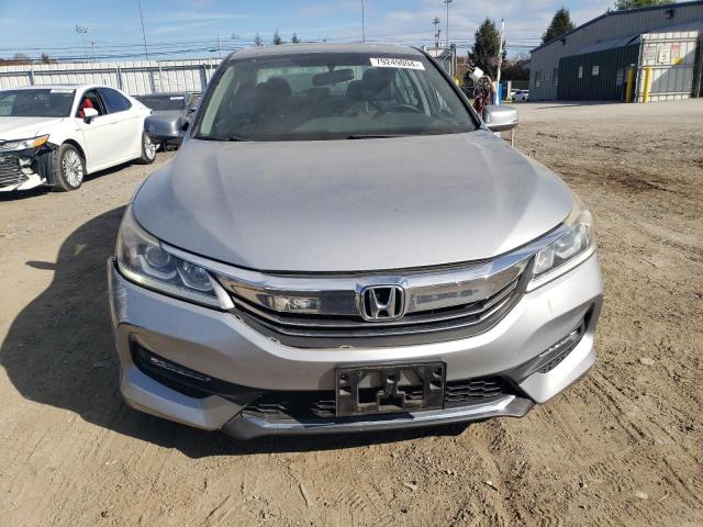 Photo 4 VIN: 1HGCR2F74HA065881 - HONDA ACCORD EX 