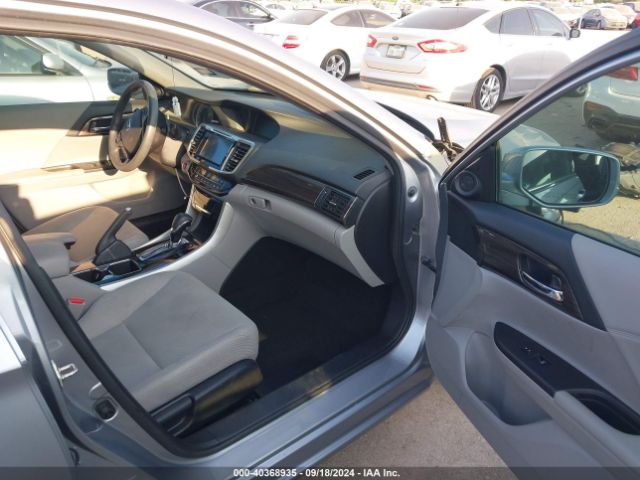 Photo 4 VIN: 1HGCR2F74HA210157 - HONDA ACCORD 