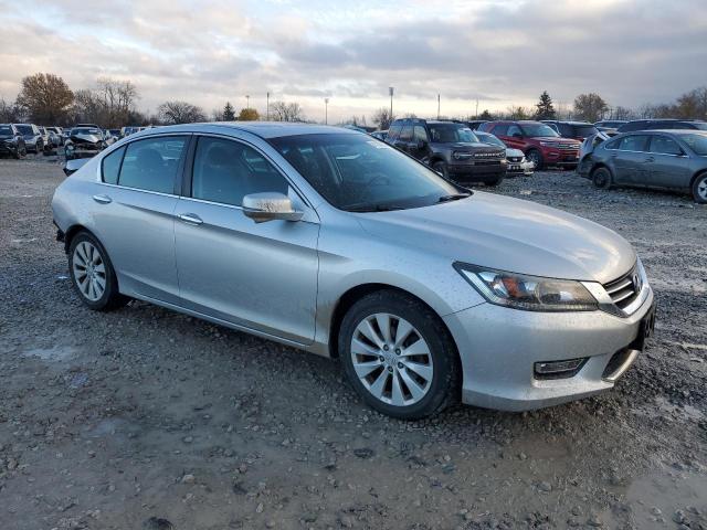 Photo 3 VIN: 1HGCR2F75DA146074 - HONDA ACCORD EX 