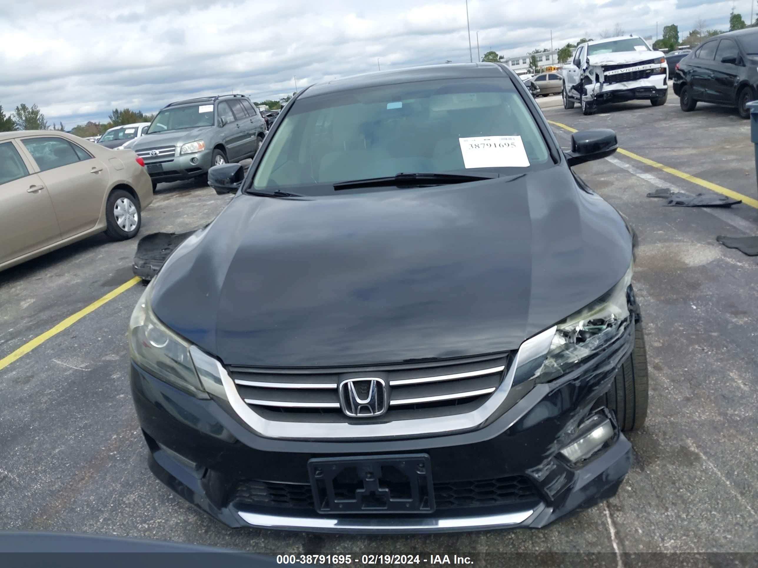 Photo 10 VIN: 1HGCR2F75EA057090 - HONDA ACCORD 