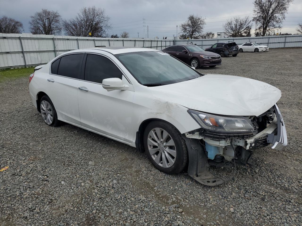 Photo 3 VIN: 1HGCR2F75EA114288 - HONDA ACCORD 