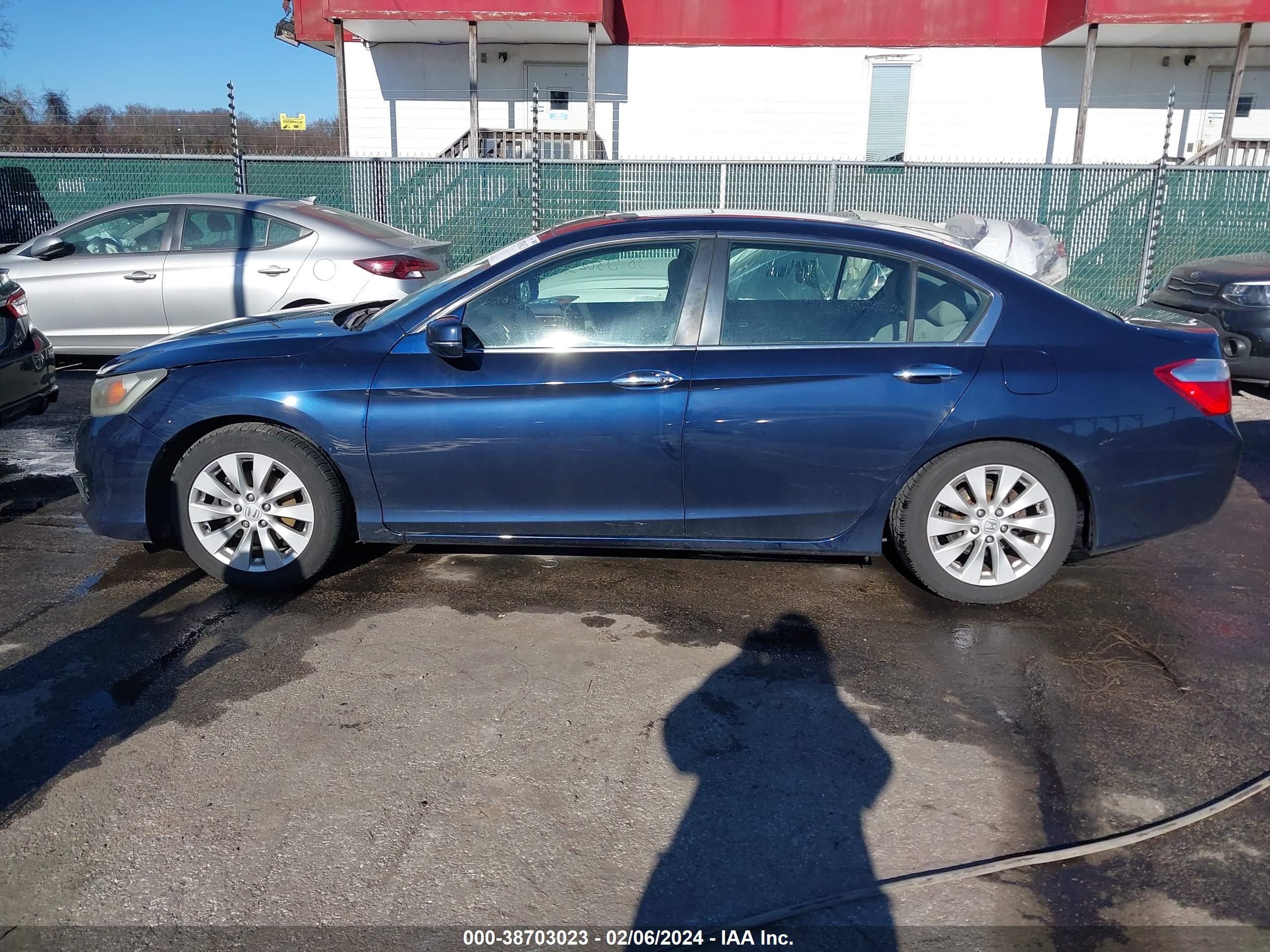 Photo 13 VIN: 1HGCR2F75FA138897 - HONDA ACCORD 