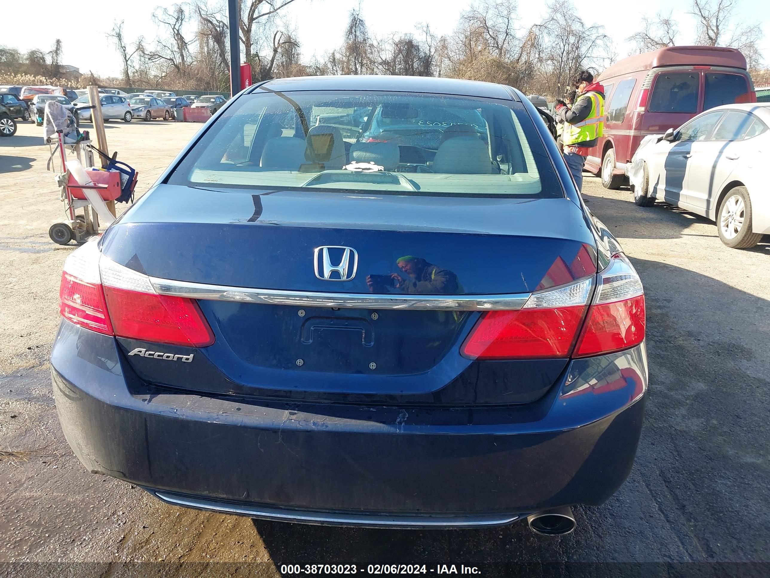 Photo 15 VIN: 1HGCR2F75FA138897 - HONDA ACCORD 