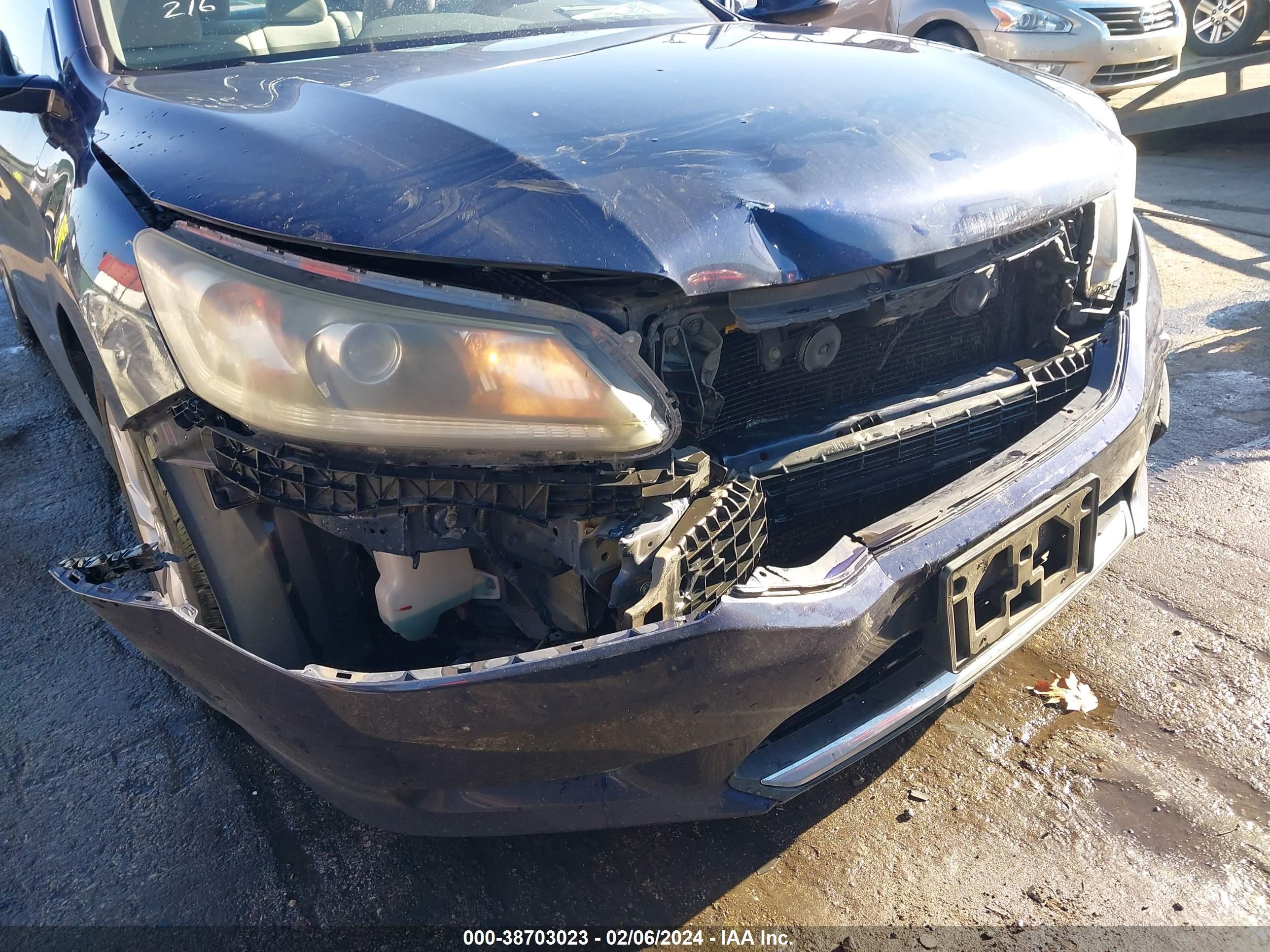 Photo 5 VIN: 1HGCR2F75FA138897 - HONDA ACCORD 