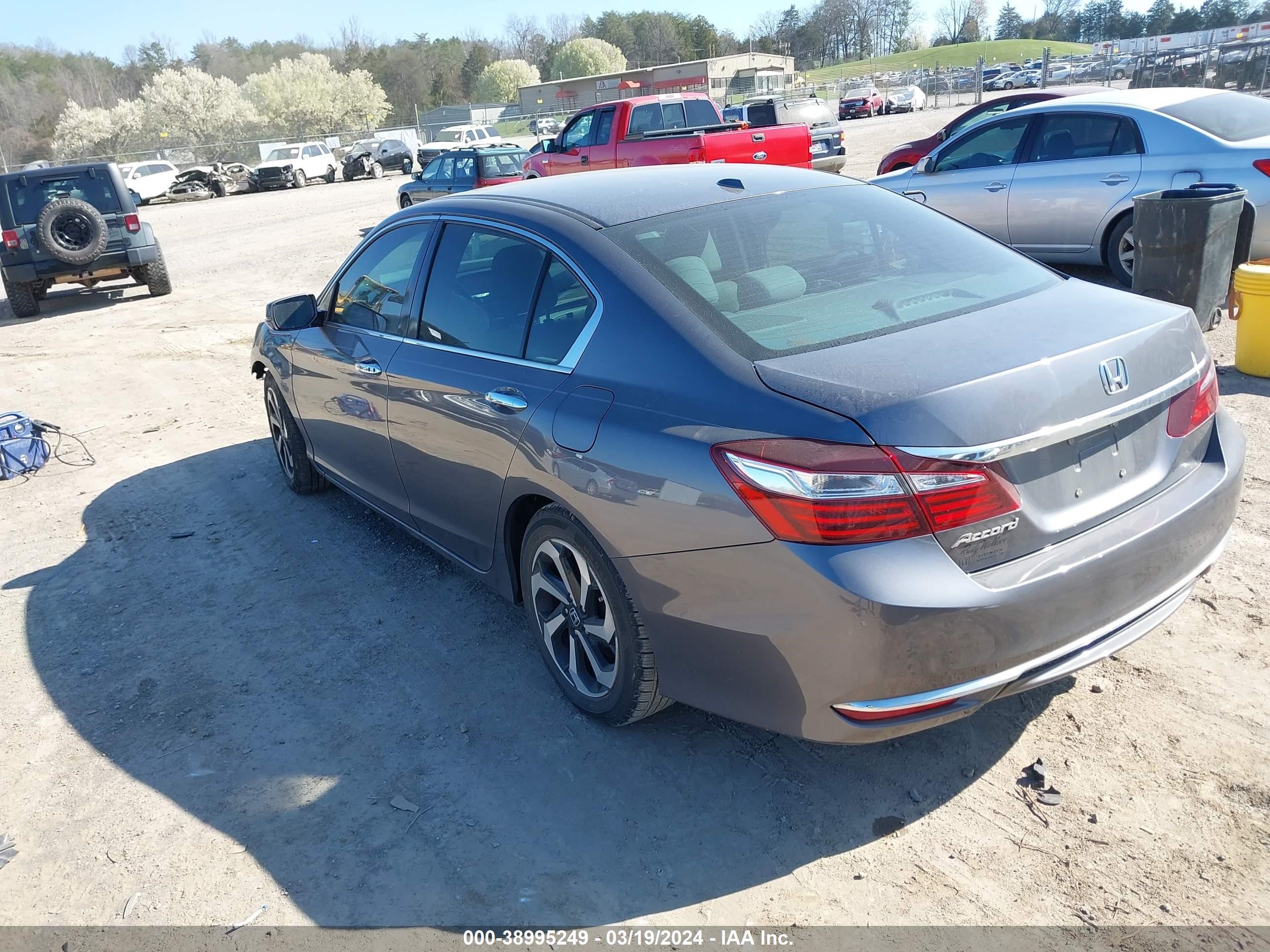 Photo 2 VIN: 1HGCR2F75GA208271 - HONDA ACCORD 