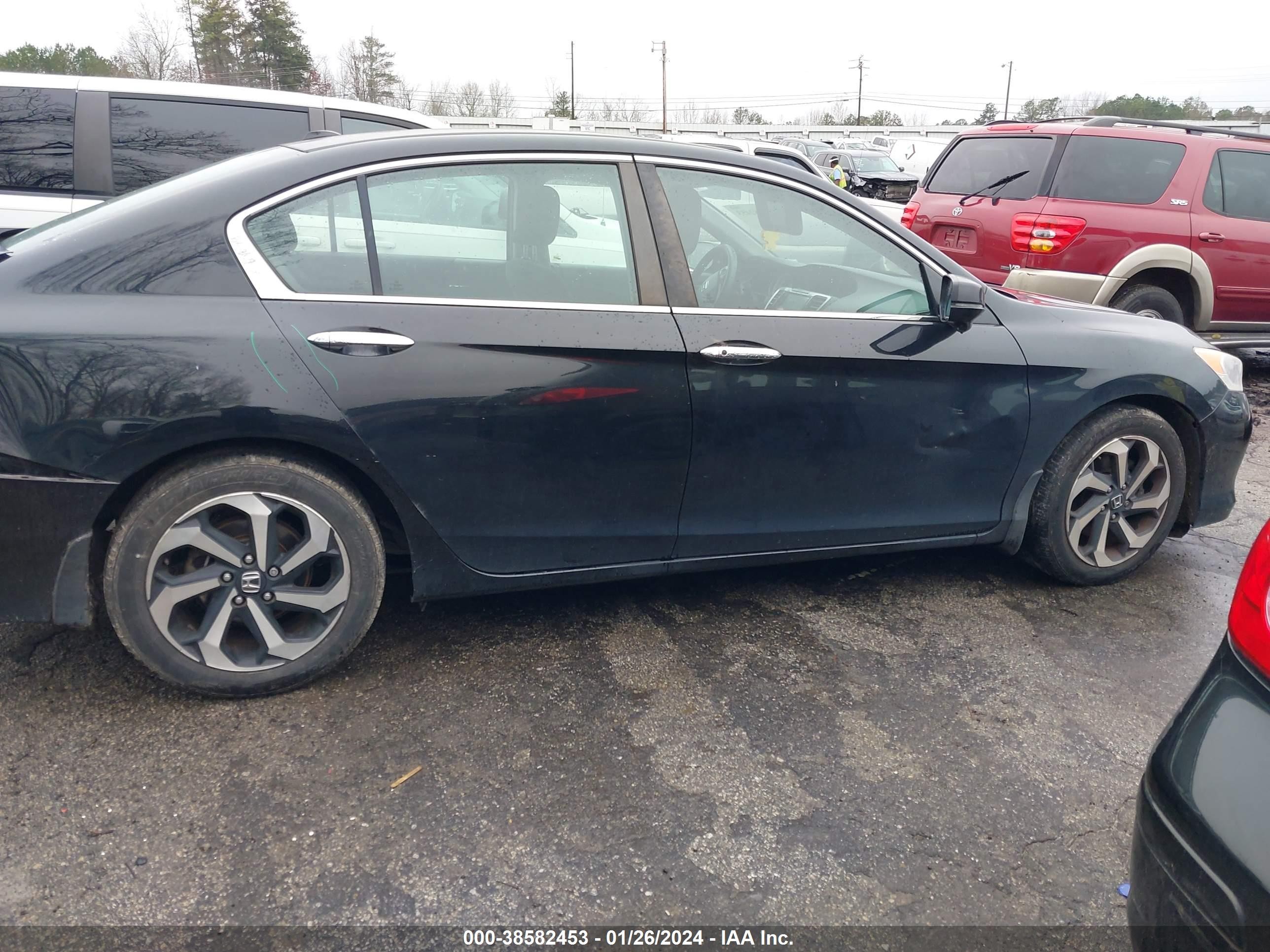 Photo 12 VIN: 1HGCR2F75GA224583 - HONDA ACCORD 