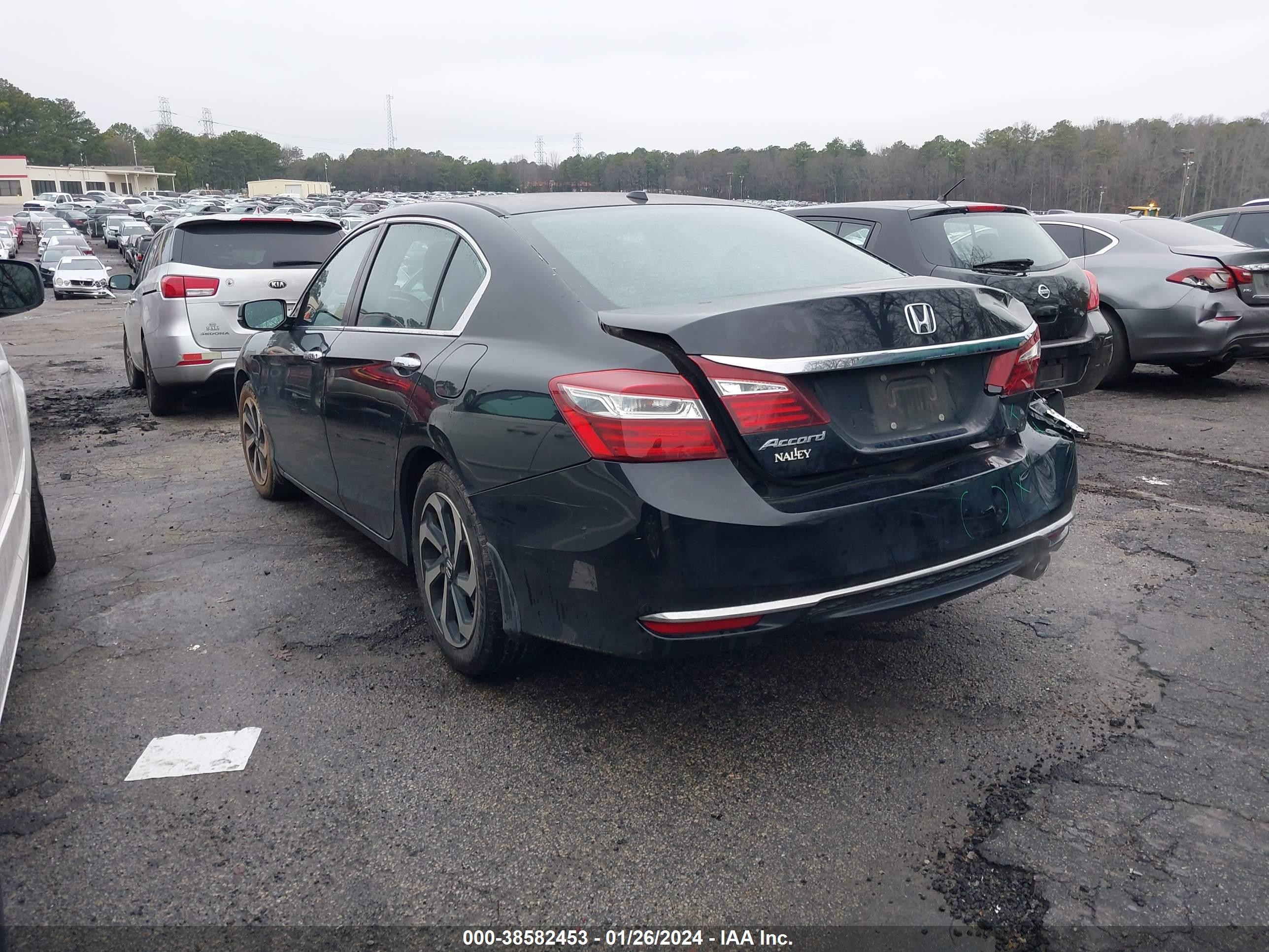 Photo 2 VIN: 1HGCR2F75GA224583 - HONDA ACCORD 