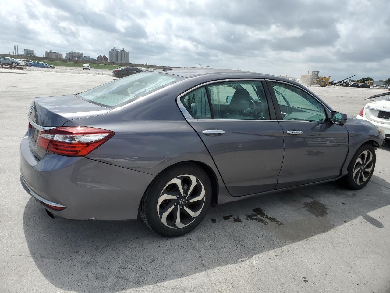 Photo 2 VIN: 1HGCR2F75HA090952 - HONDA ACCORD 