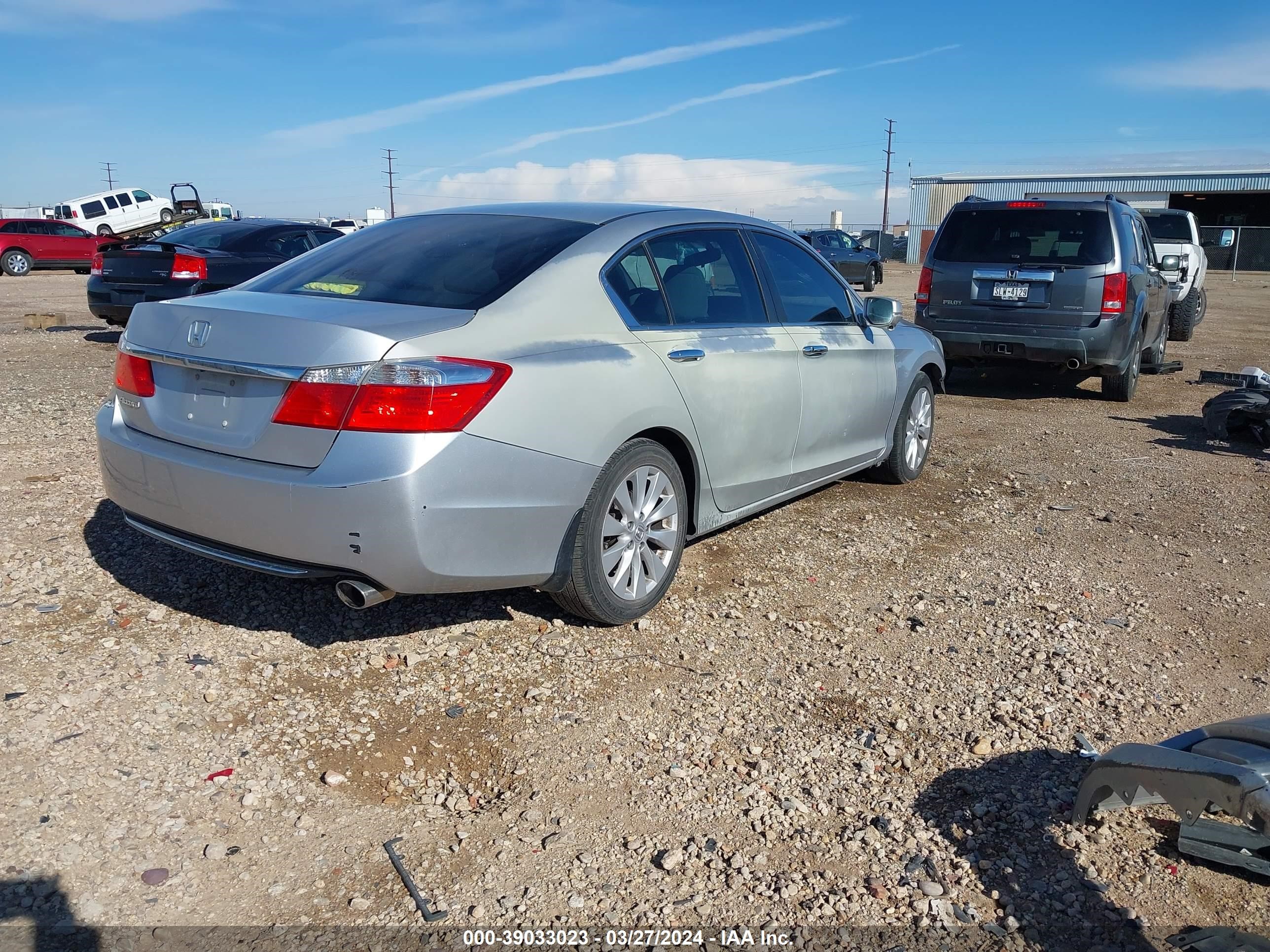 Photo 3 VIN: 1HGCR2F76DA132894 - HONDA ACCORD 