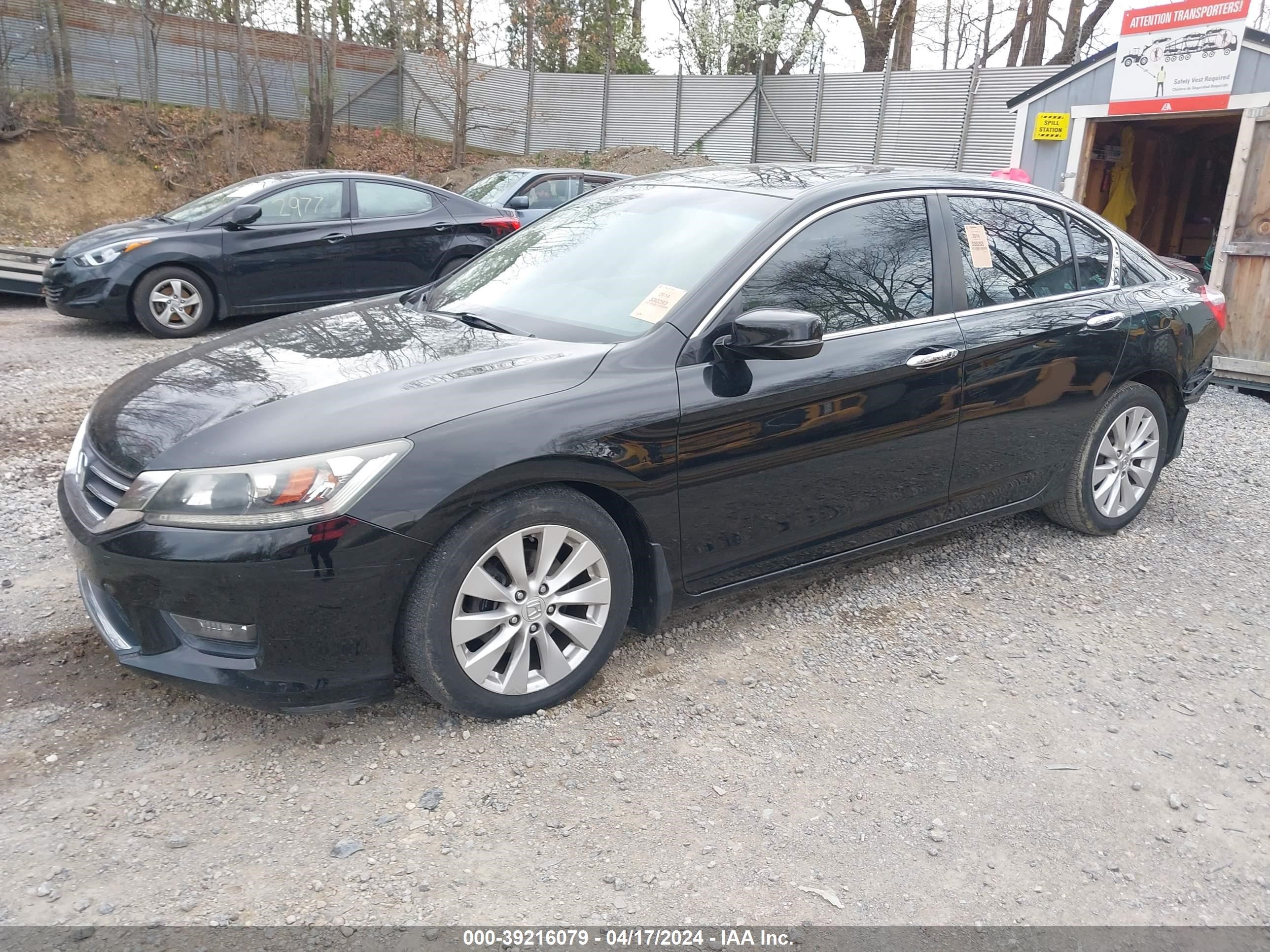 Photo 1 VIN: 1HGCR2F76EA133190 - HONDA ACCORD 