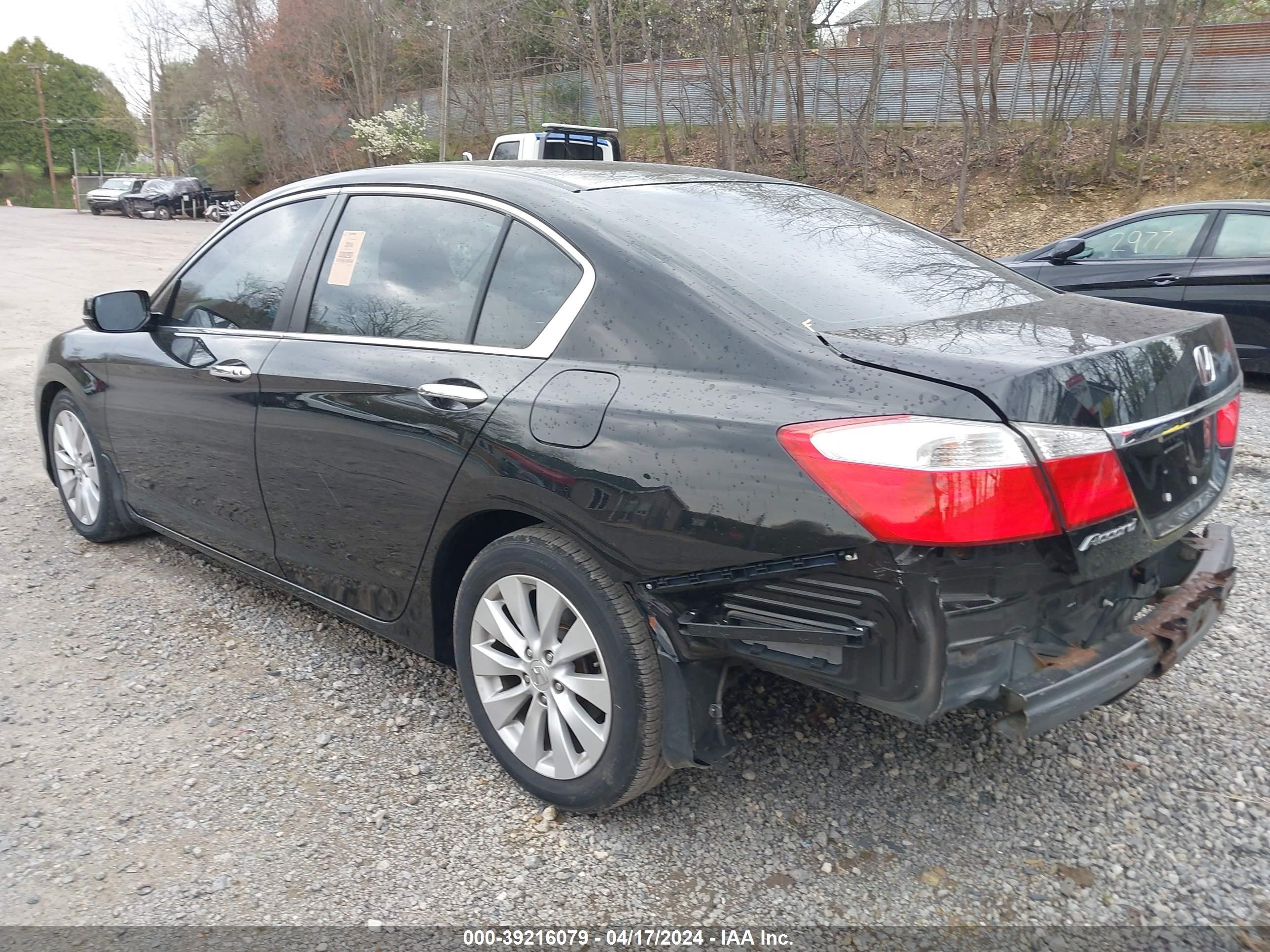 Photo 2 VIN: 1HGCR2F76EA133190 - HONDA ACCORD 