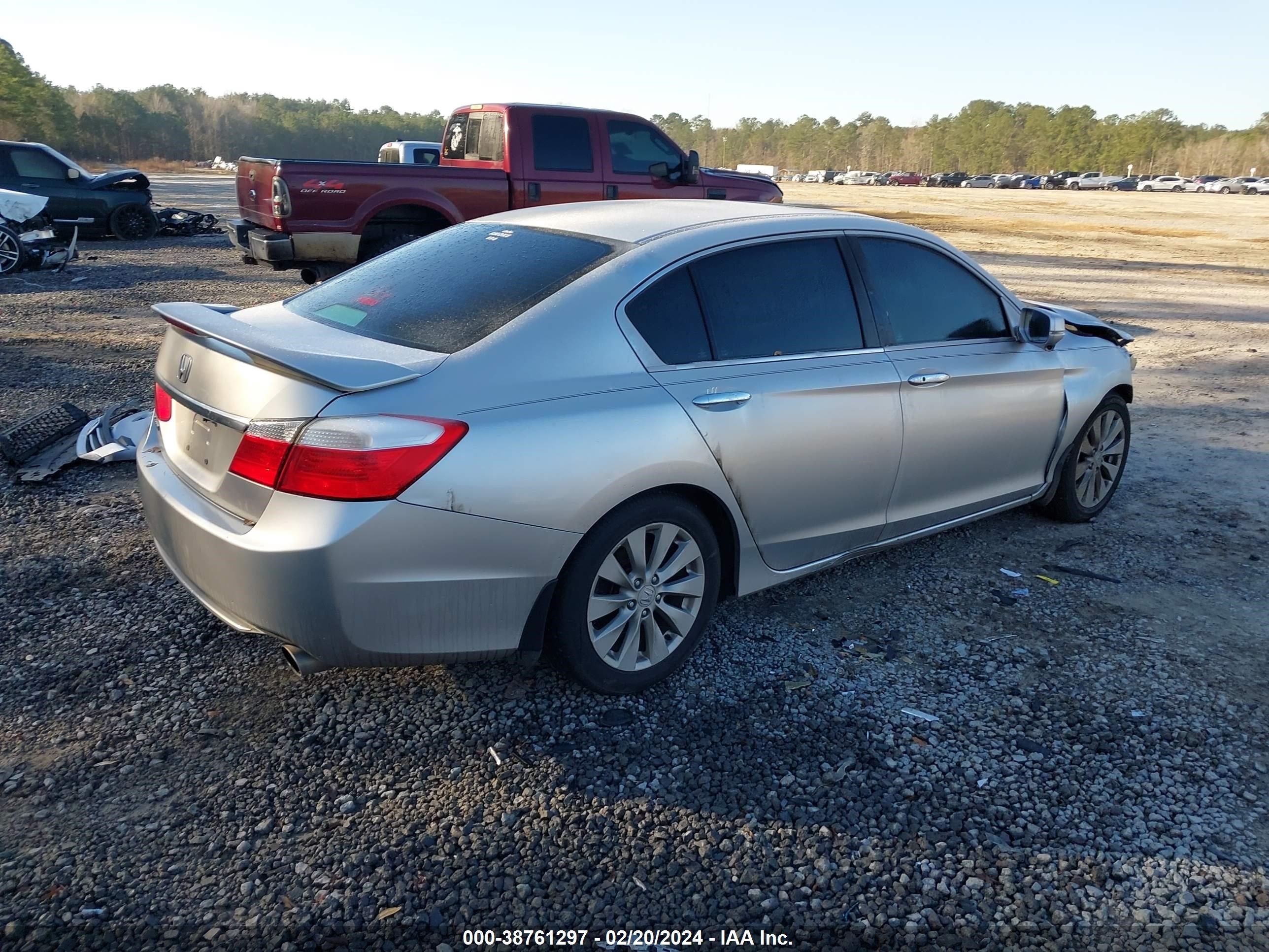 Photo 3 VIN: 1HGCR2F76EA148093 - HONDA ACCORD 