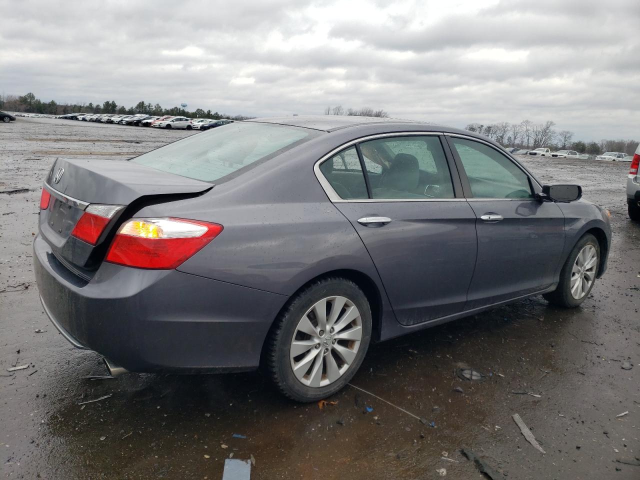 Photo 2 VIN: 1HGCR2F76FA226826 - HONDA ACCORD 