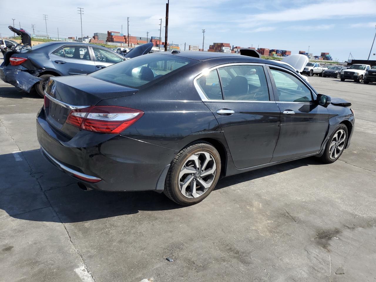 Photo 2 VIN: 1HGCR2F76GA238797 - HONDA ACCORD 