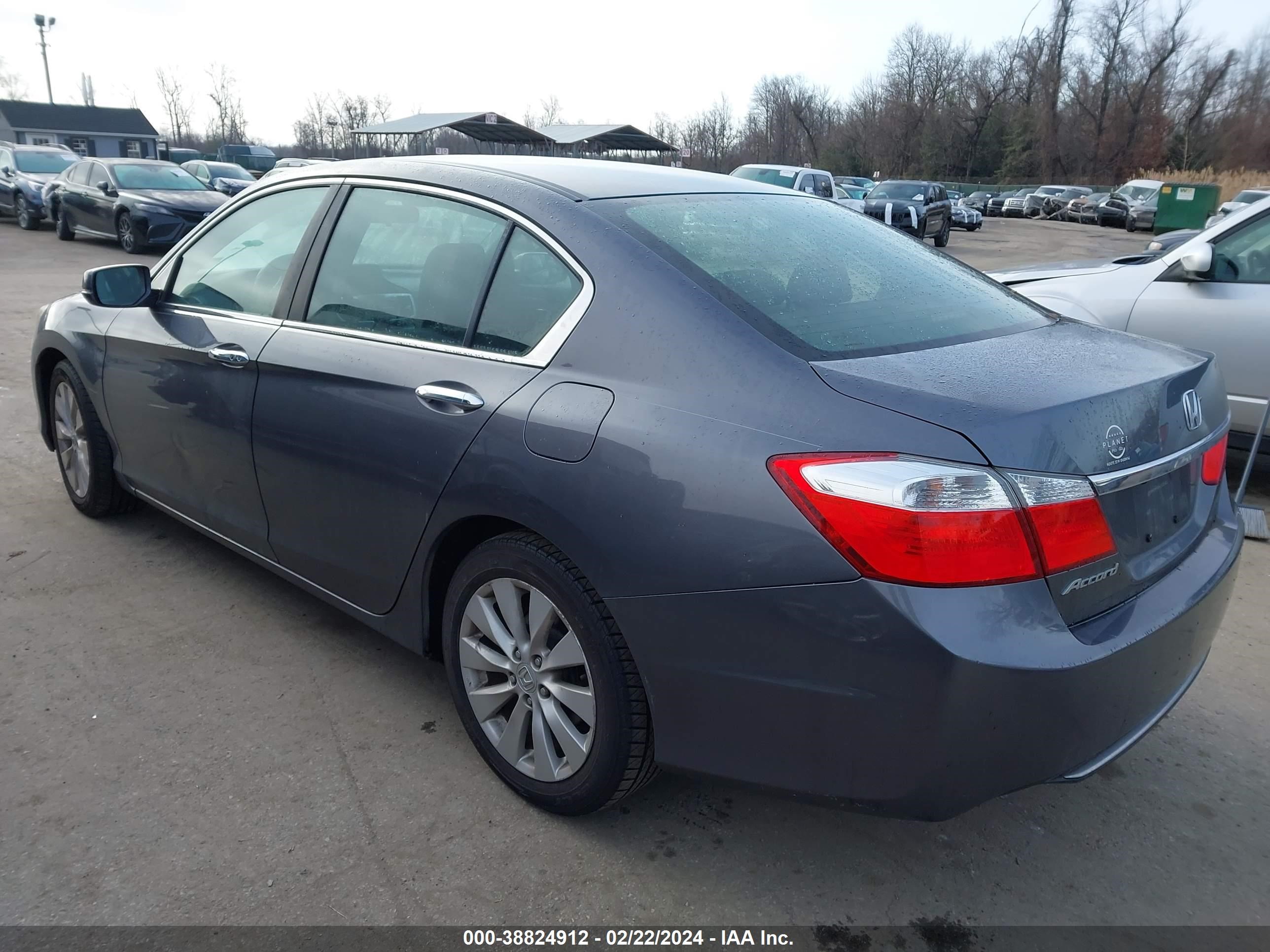 Photo 2 VIN: 1HGCR2F77EA139029 - HONDA ACCORD 