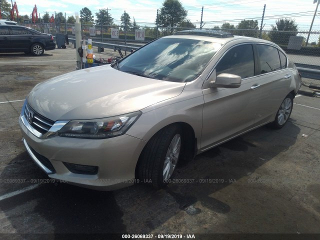 Photo 1 VIN: 1HGCR2F77EA164738 - HONDA ACCORD SDN 