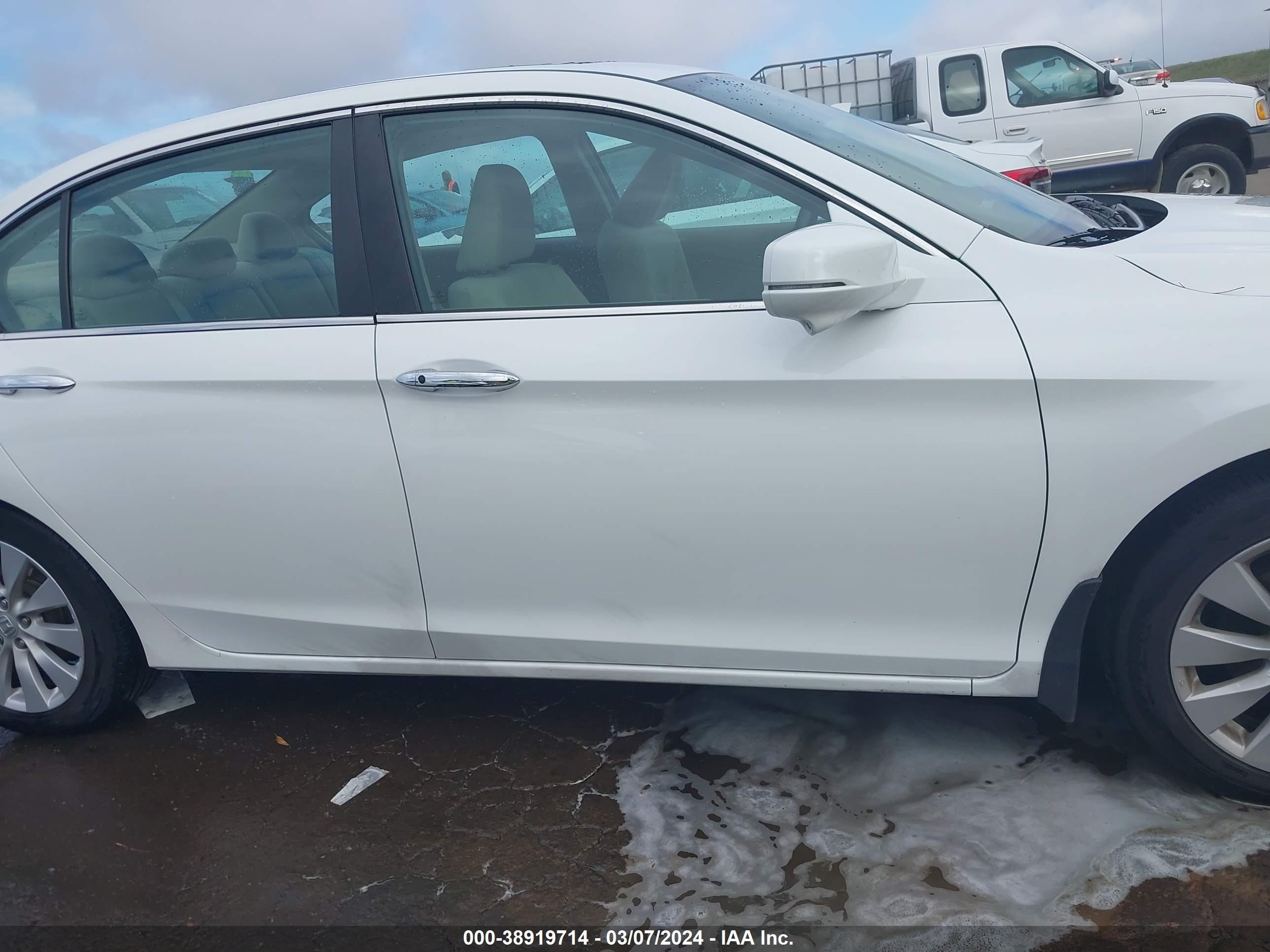 Photo 12 VIN: 1HGCR2F77EA186061 - HONDA ACCORD 