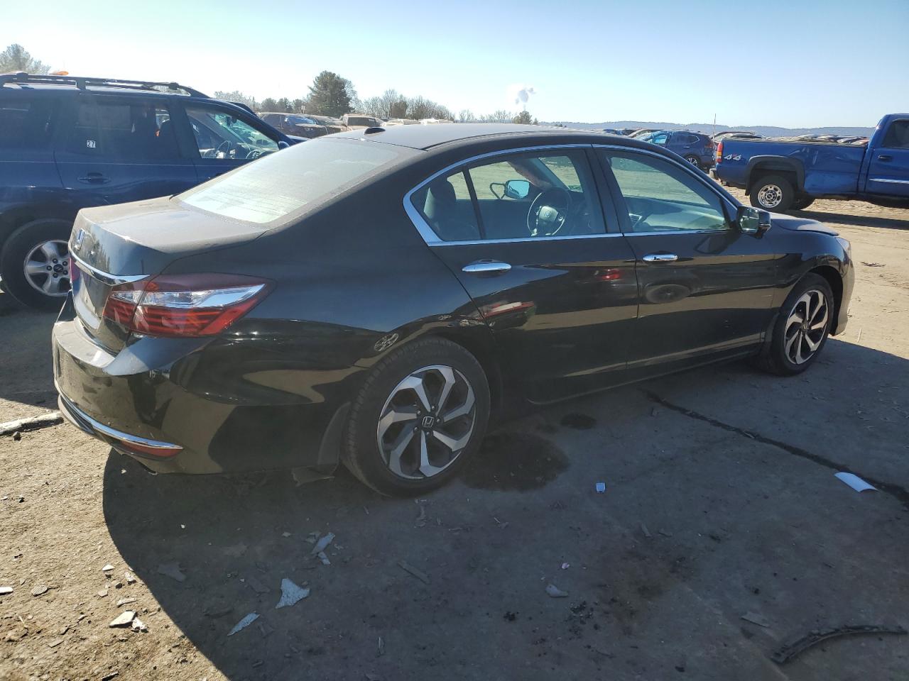 Photo 2 VIN: 1HGCR2F77GA048720 - HONDA ACCORD 