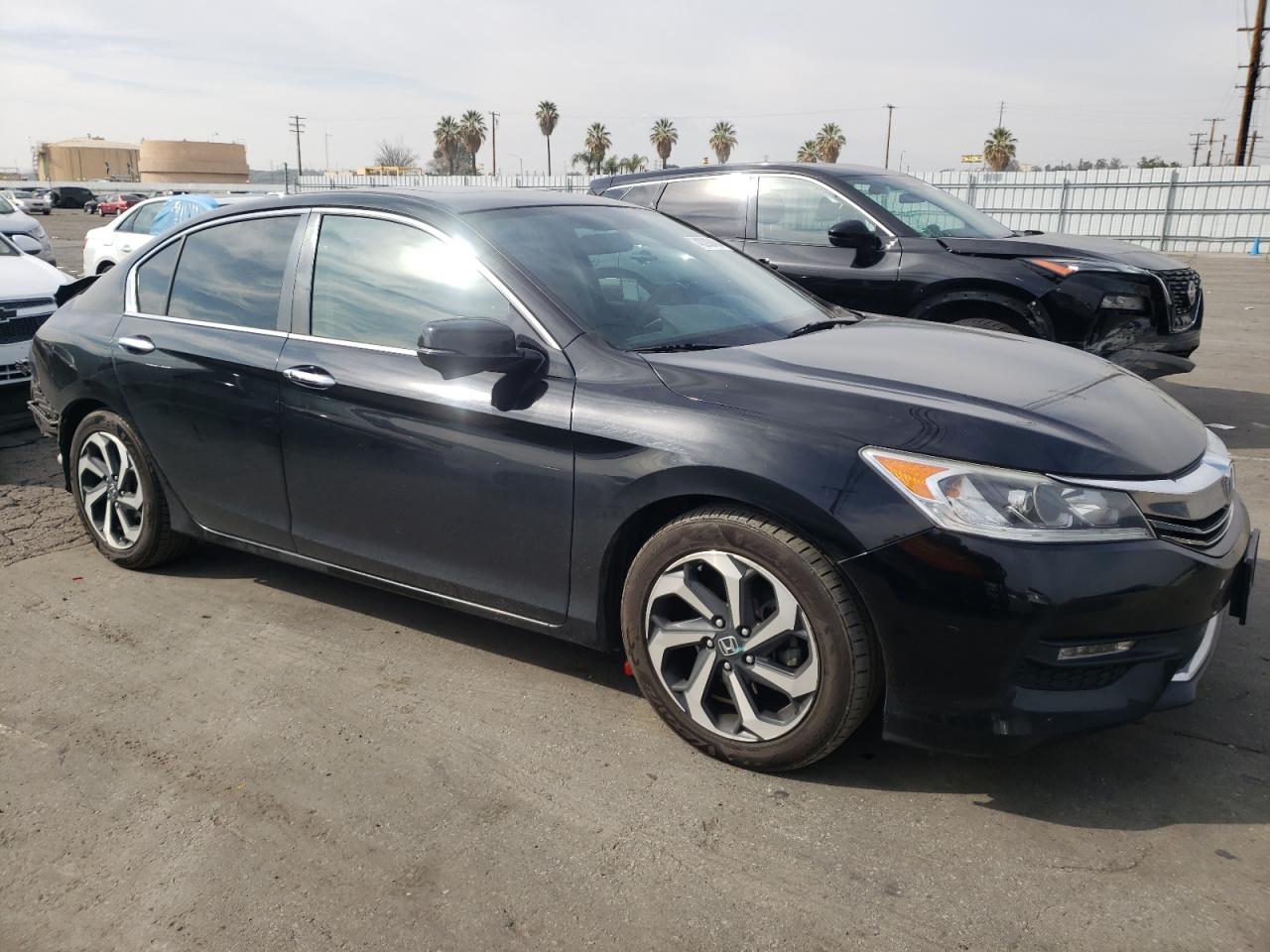 Photo 3 VIN: 1HGCR2F77GA112996 - HONDA ACCORD 