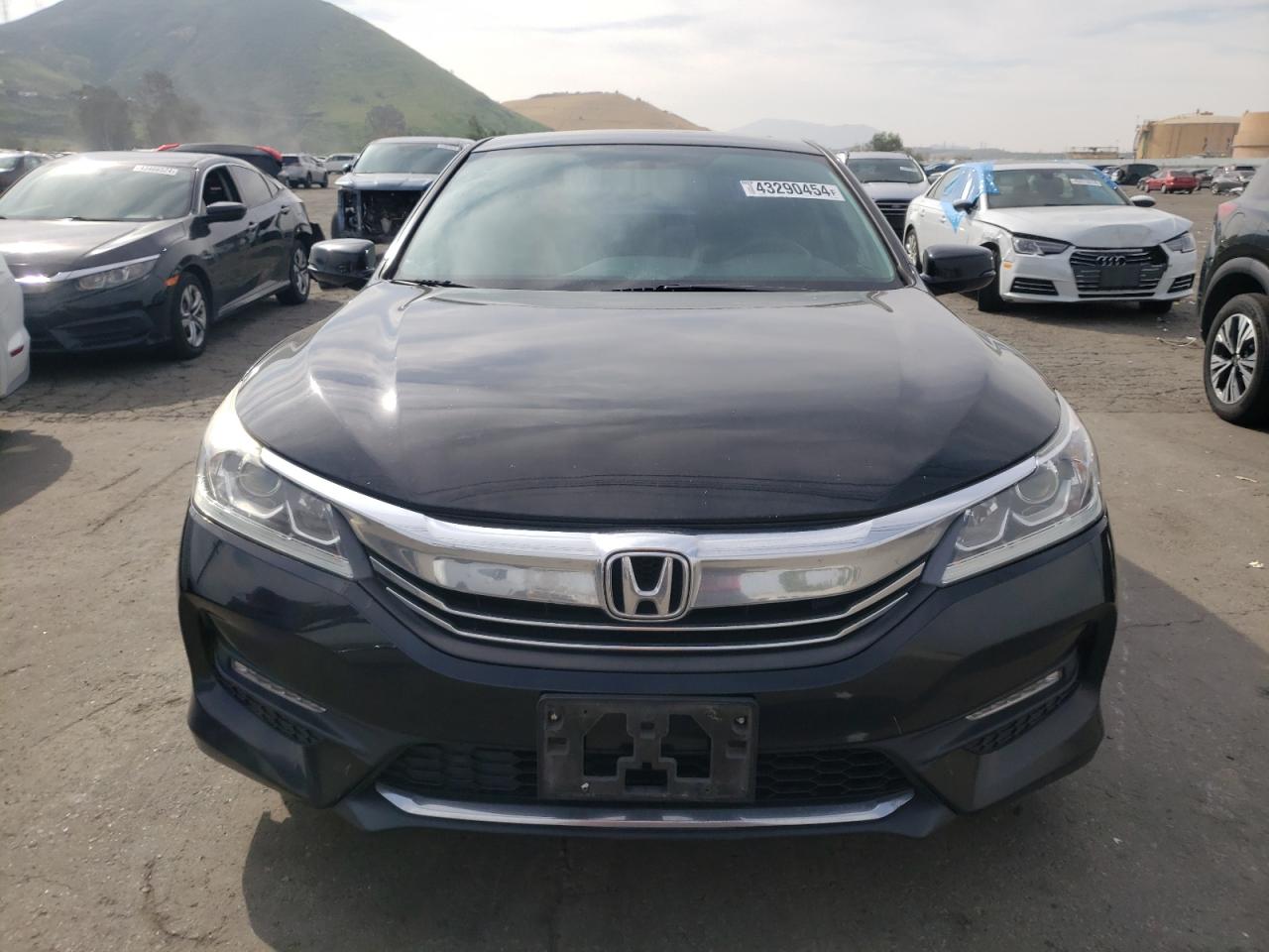 Photo 4 VIN: 1HGCR2F77GA112996 - HONDA ACCORD 