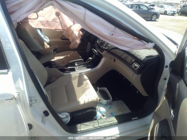 Photo 4 VIN: 1HGCR2F78FA028376 - HONDA ACCORD SEDAN 