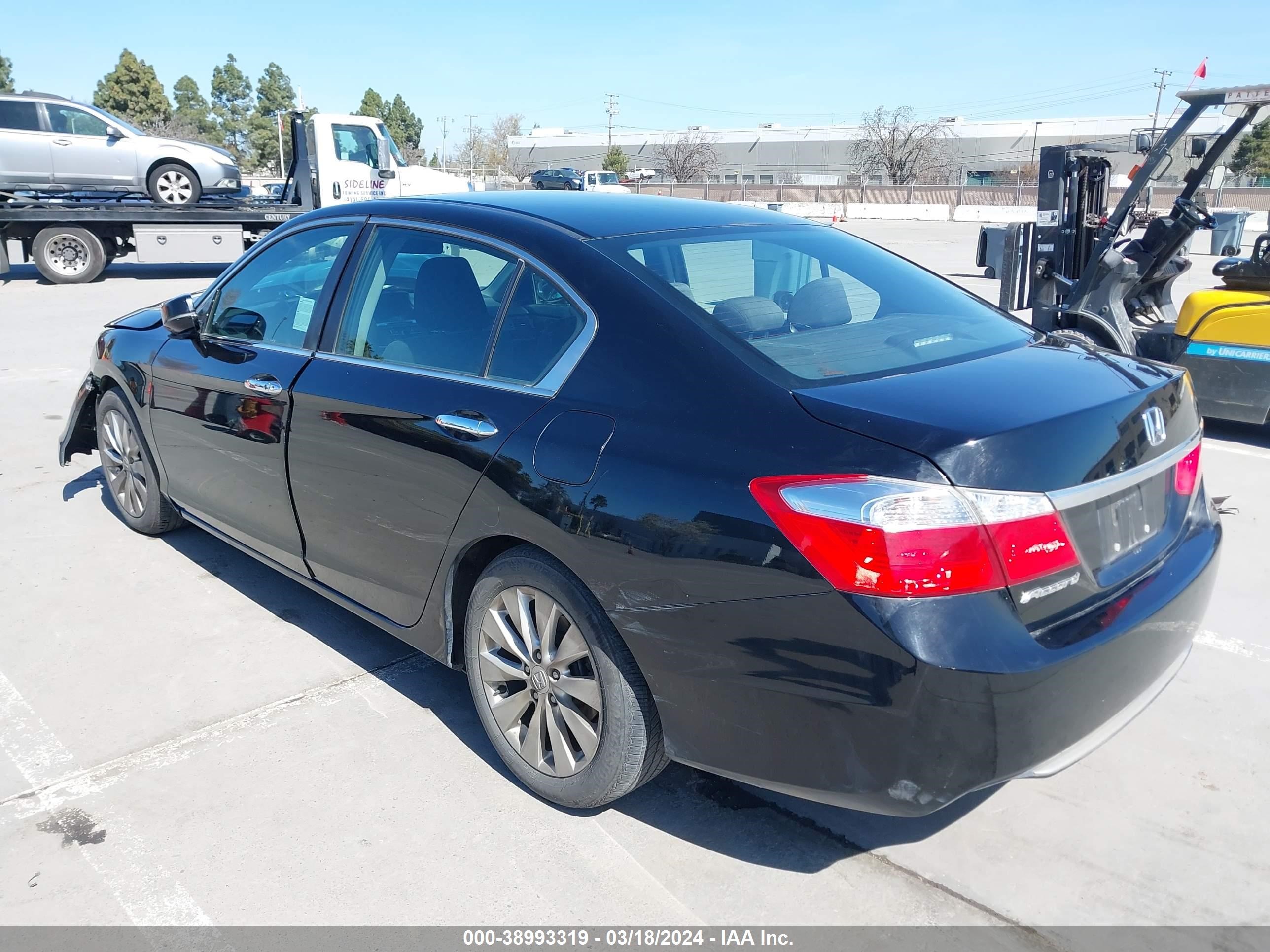 Photo 2 VIN: 1HGCR2F78FA258743 - HONDA ACCORD 