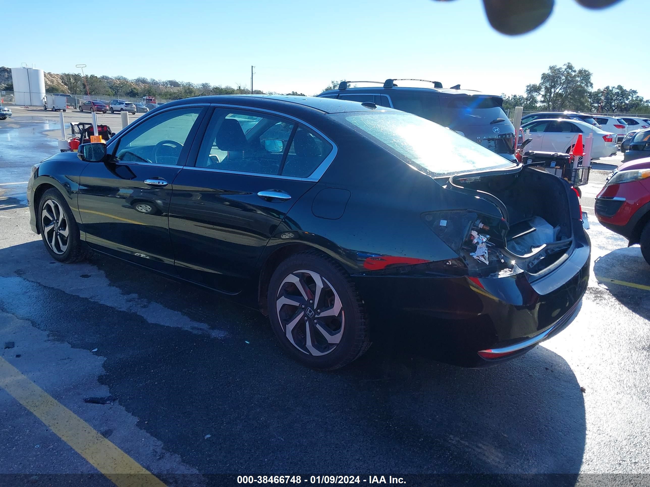 Photo 2 VIN: 1HGCR2F78GA240115 - HONDA ACCORD 