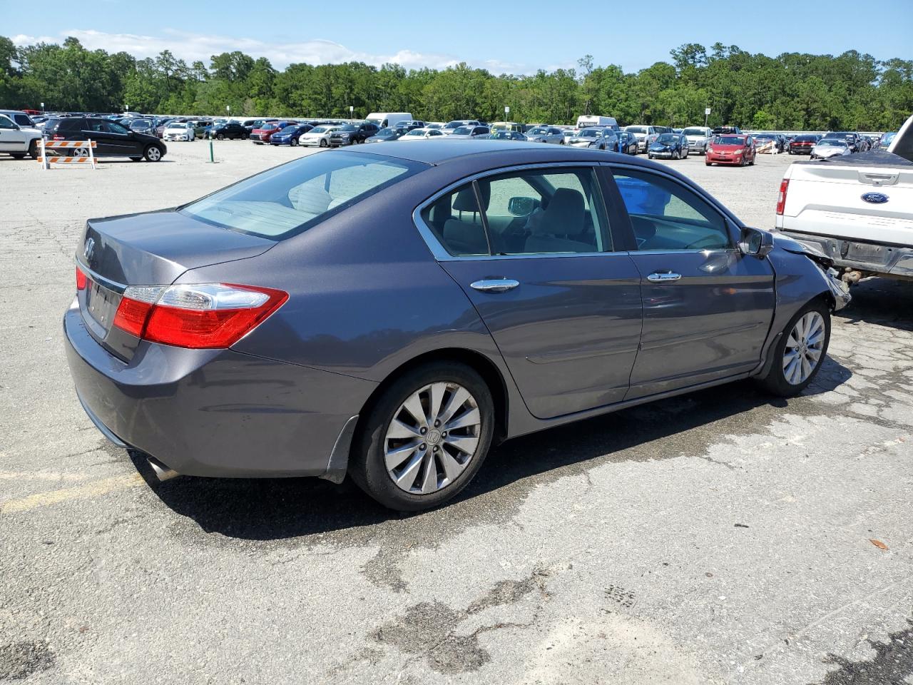 Photo 2 VIN: 1HGCR2F79DA107021 - HONDA ACCORD 