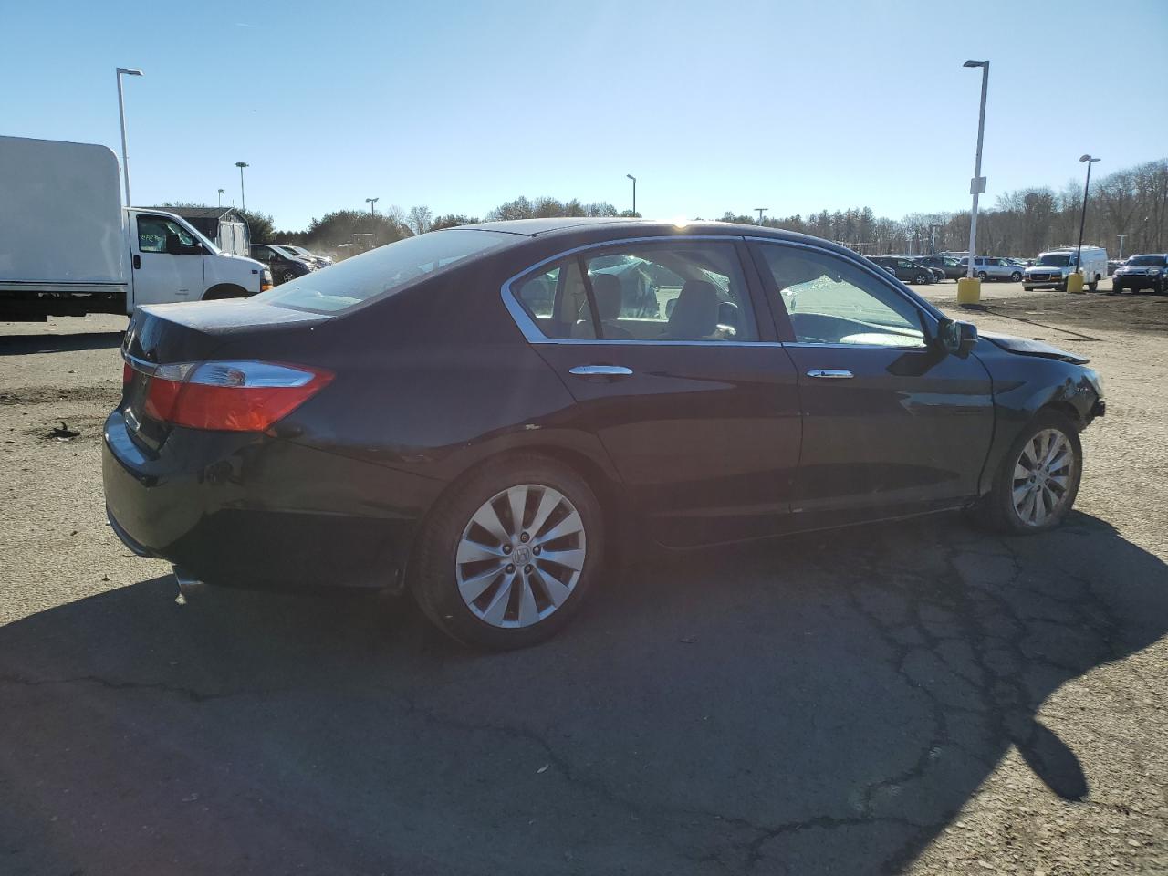 Photo 2 VIN: 1HGCR2F79DA124840 - HONDA ACCORD 