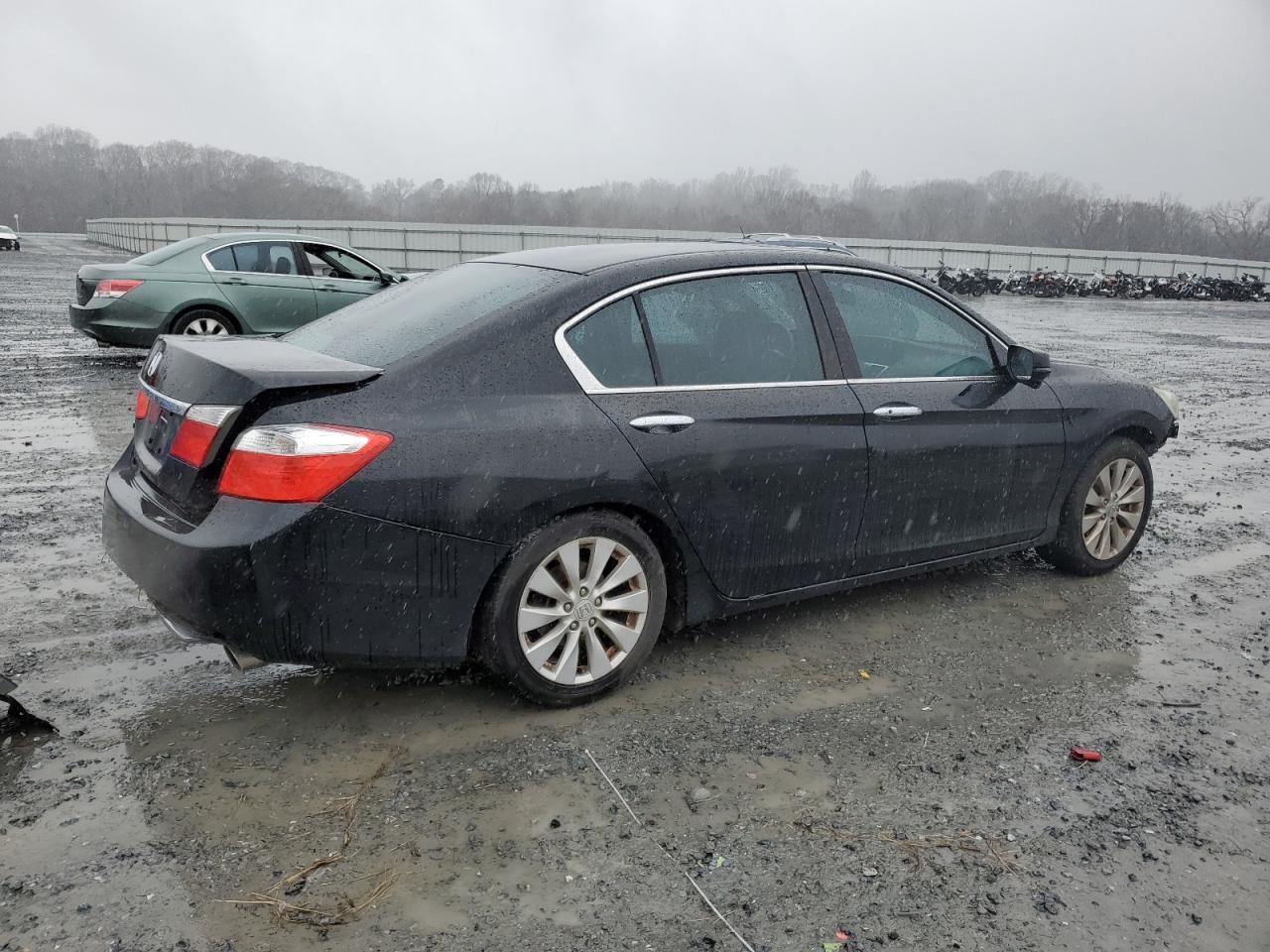 Photo 2 VIN: 1HGCR2F79DA226073 - HONDA ACCORD 