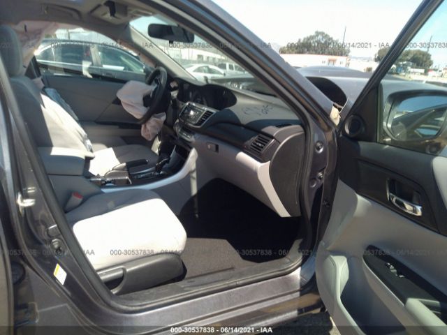 Photo 4 VIN: 1HGCR2F79FA054971 - HONDA ACCORD SEDAN 