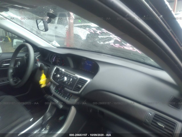 Photo 4 VIN: 1HGCR2F79FA092751 - HONDA ACCORD SEDAN 