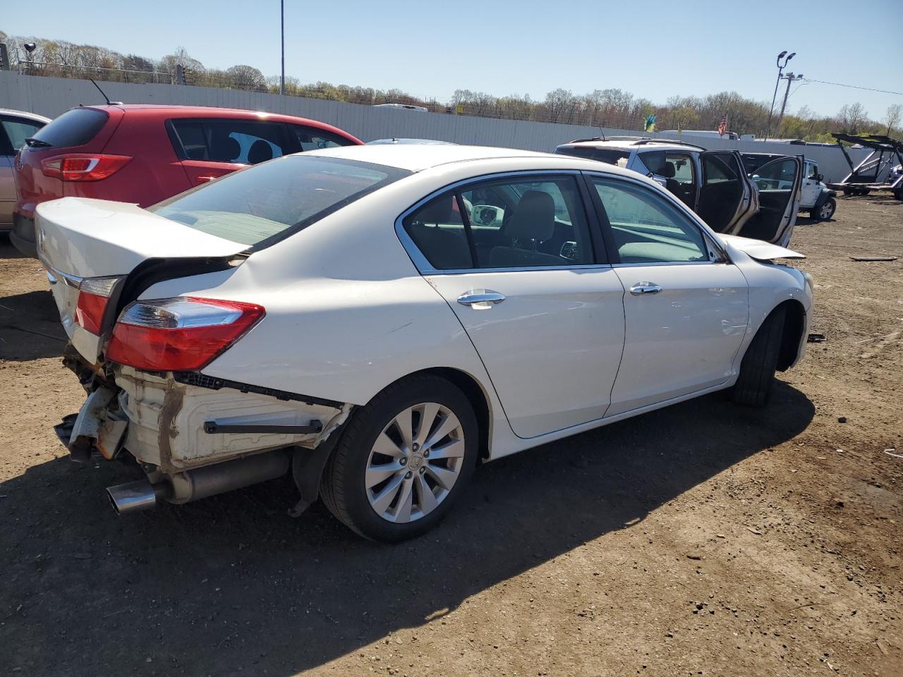 Photo 2 VIN: 1HGCR2F79FA224584 - HONDA ACCORD 